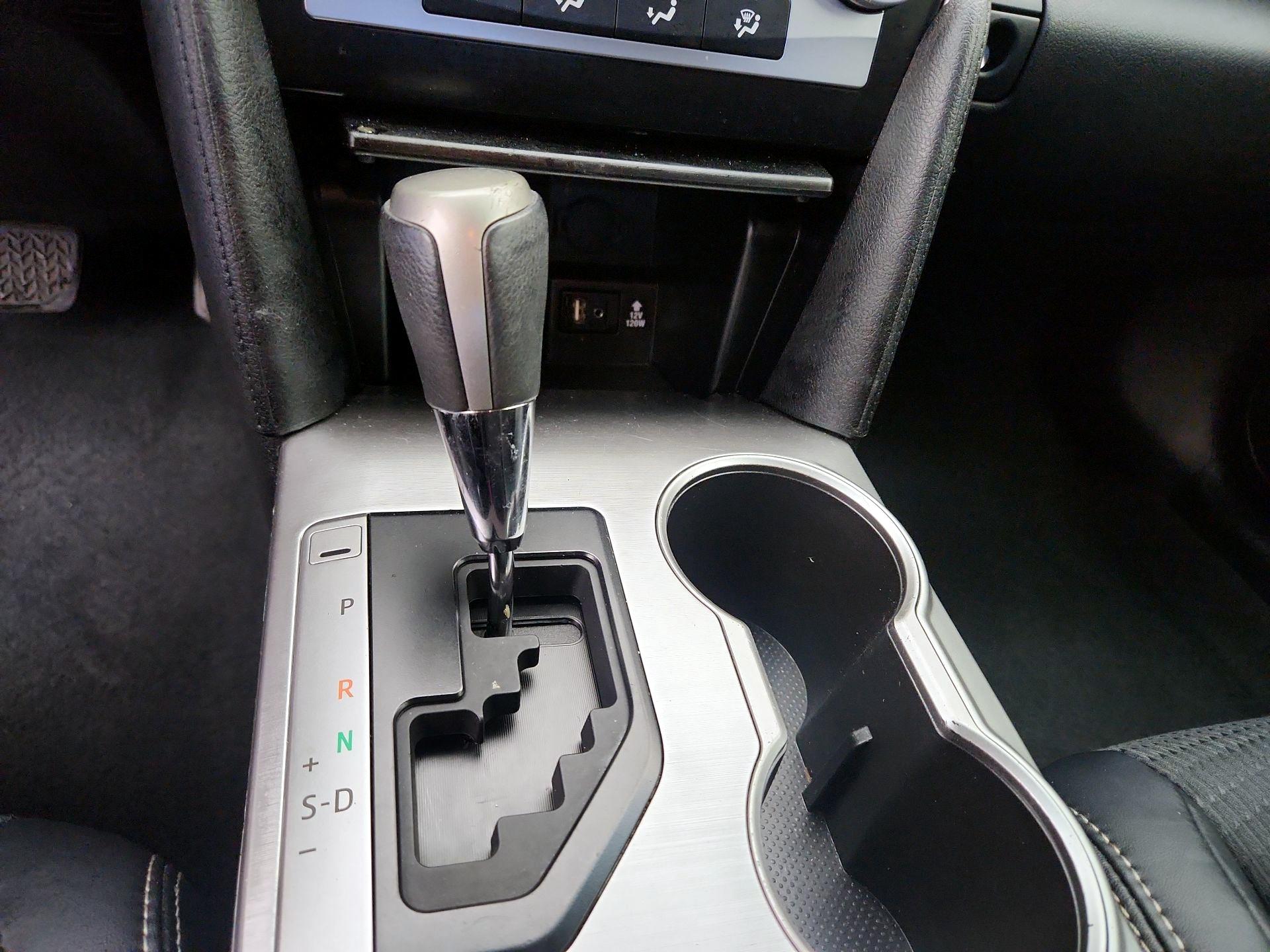 Thumbnail: 2014 Toyota Camry - 17