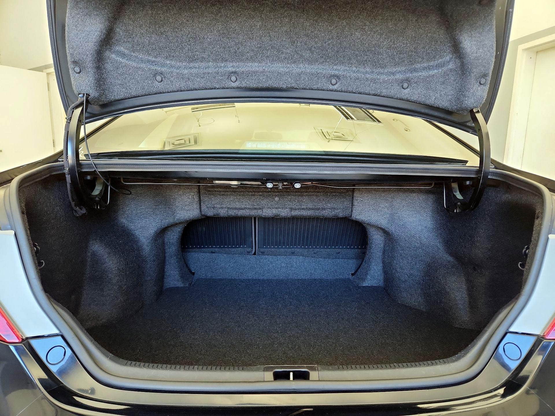 Thumbnail: 2014 Toyota Camry - 20