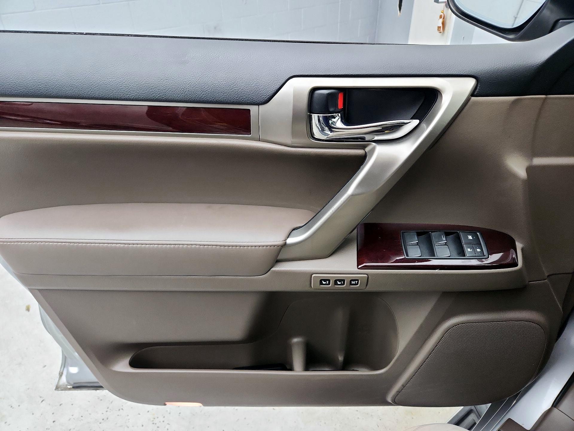 Thumbnail: 2017 Lexus GX - 12