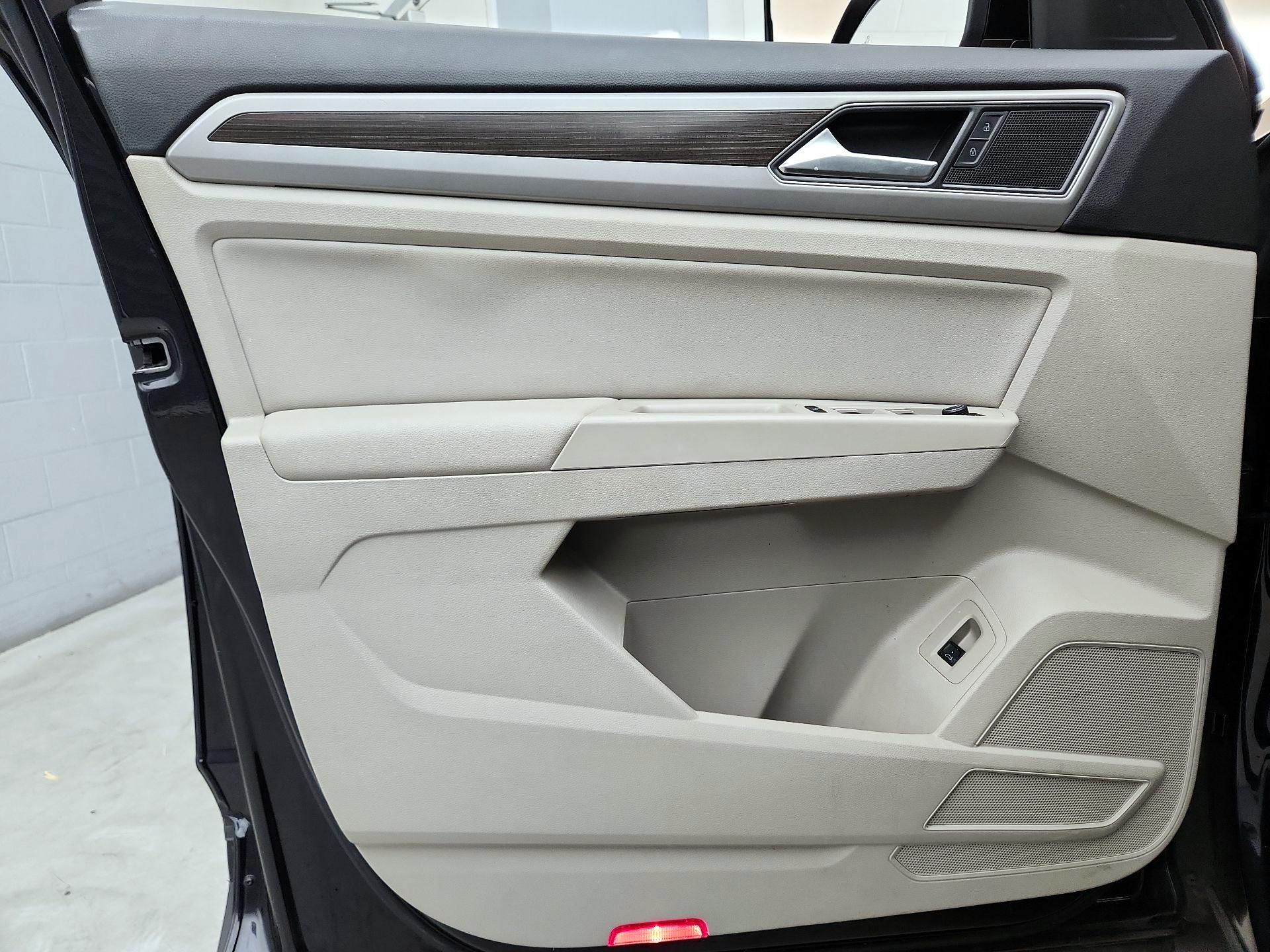 Thumbnail: 2019 Volkswagen Atlas - 12