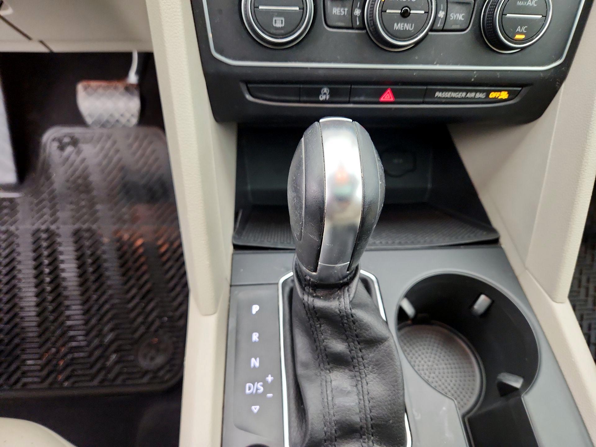 Thumbnail: 2019 Volkswagen Atlas - 17