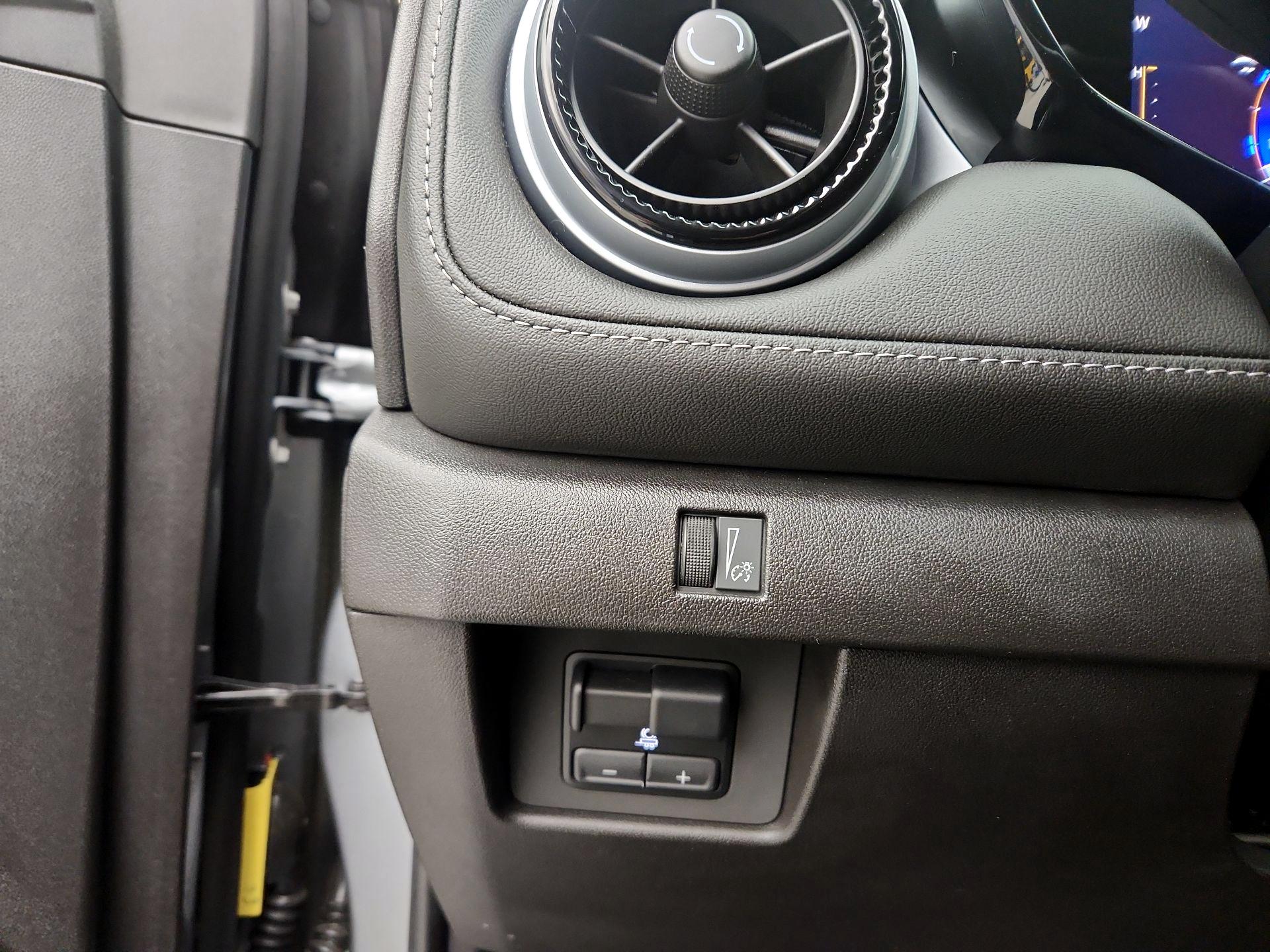 Thumbnail: 2023 Chevrolet Colorado - 13