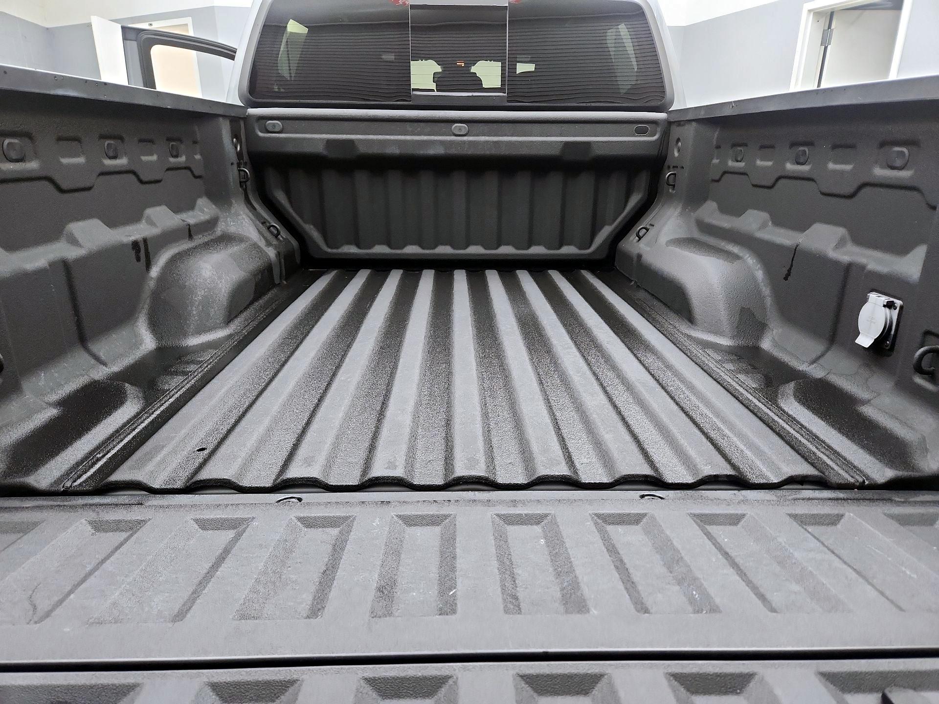 Thumbnail: 2023 Chevrolet Colorado - 20