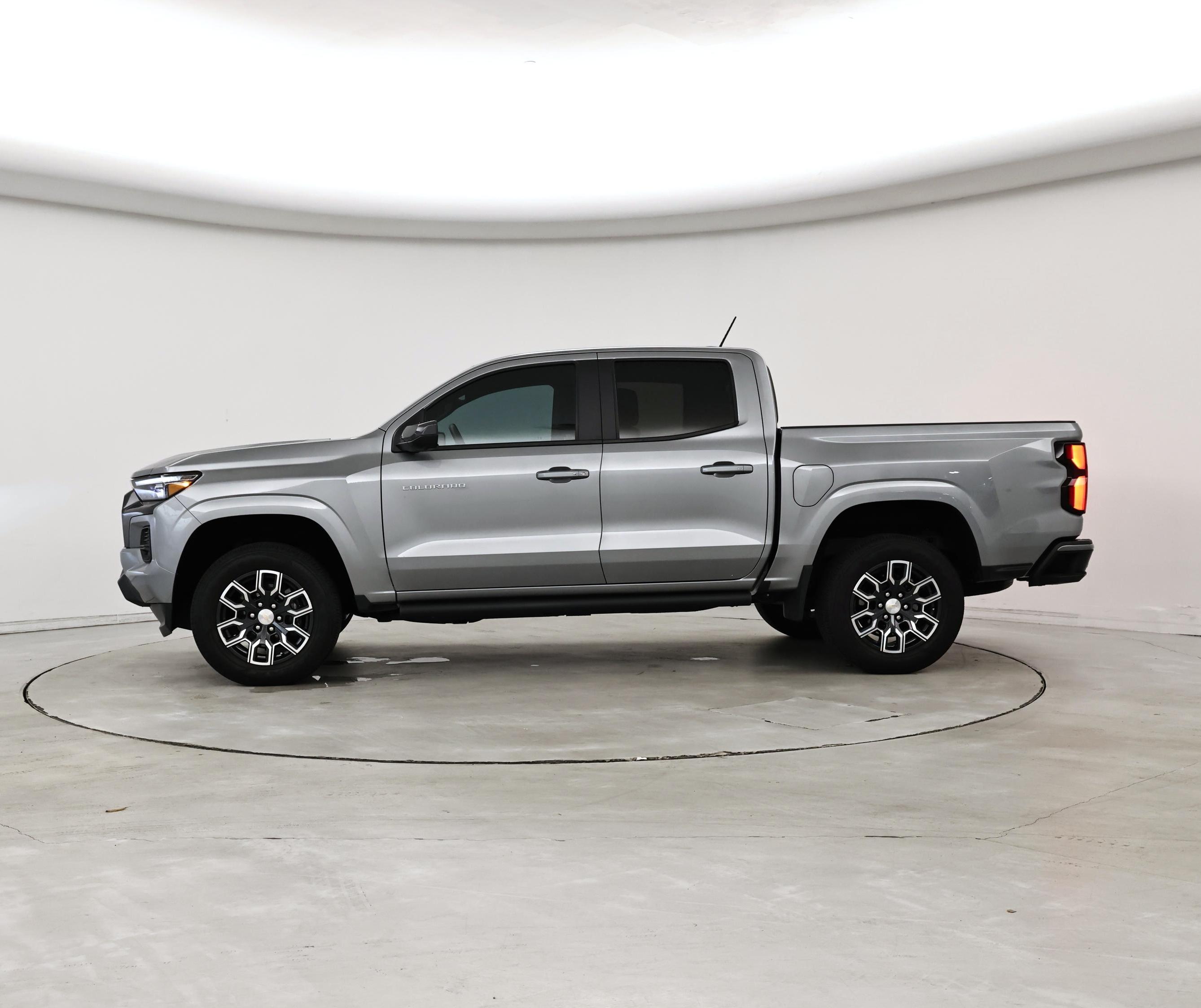 Thumbnail: 2023 Chevrolet Colorado - 3