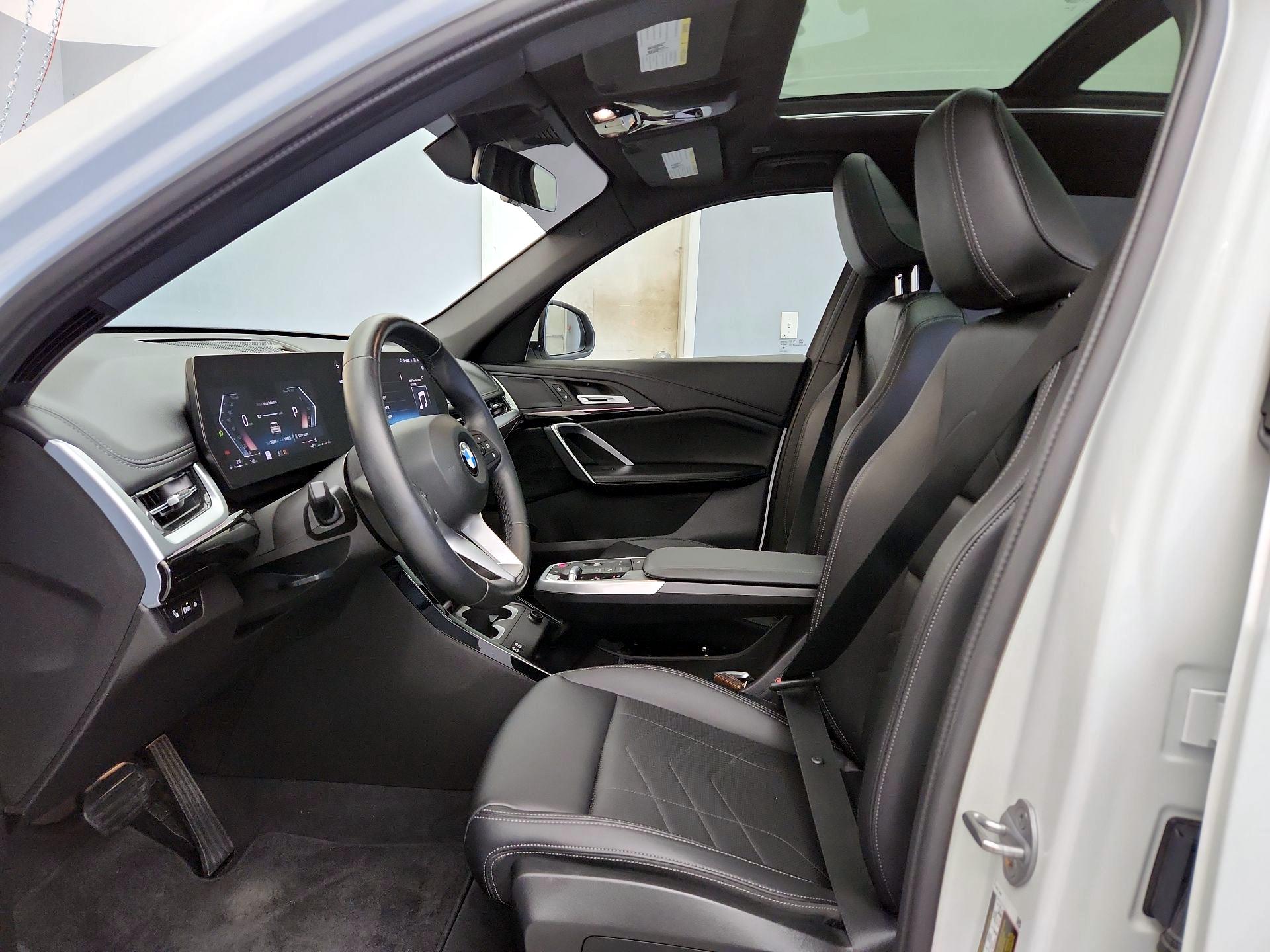 Thumbnail: 2025 BMW X1 - 11