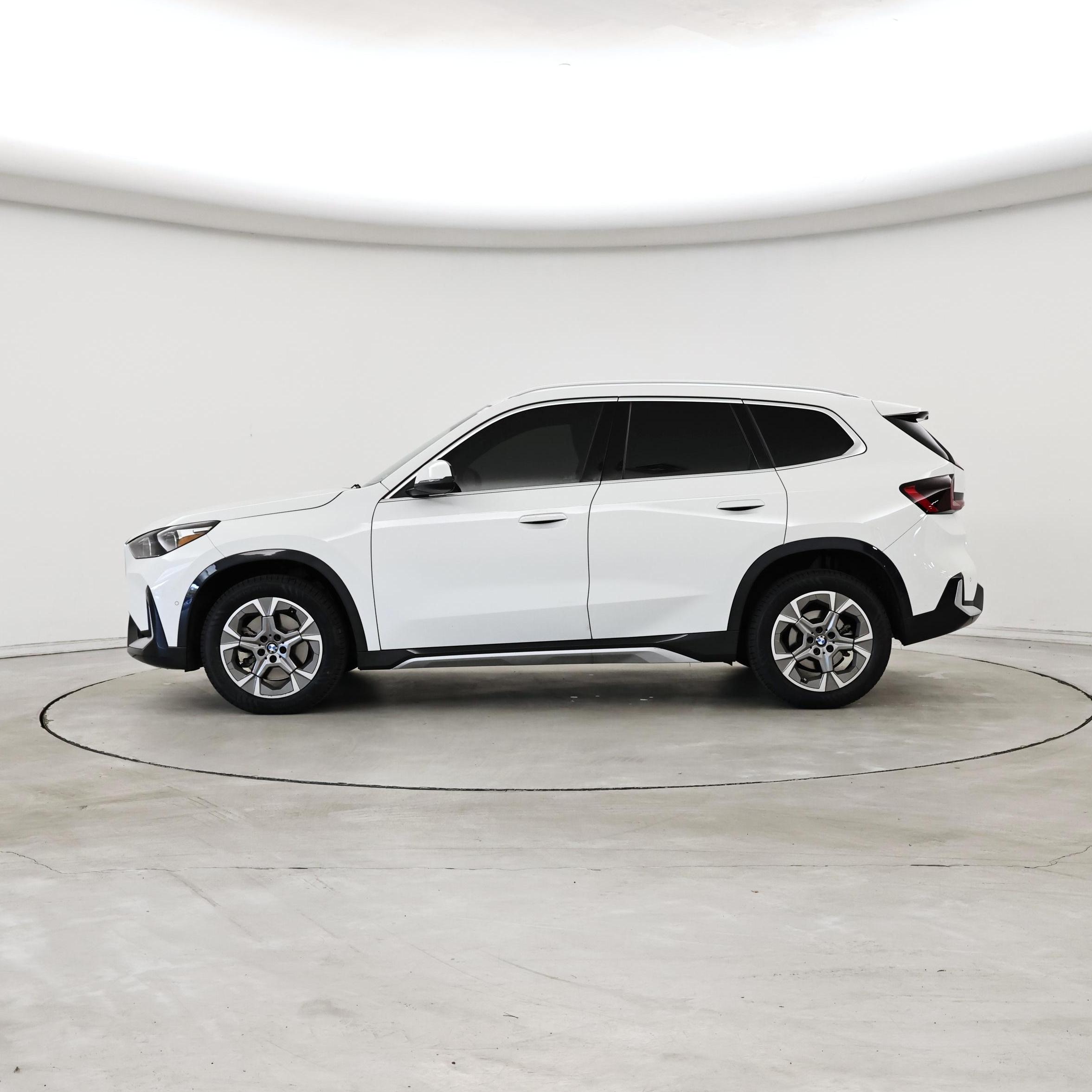 Thumbnail: 2025 BMW X1 - 3