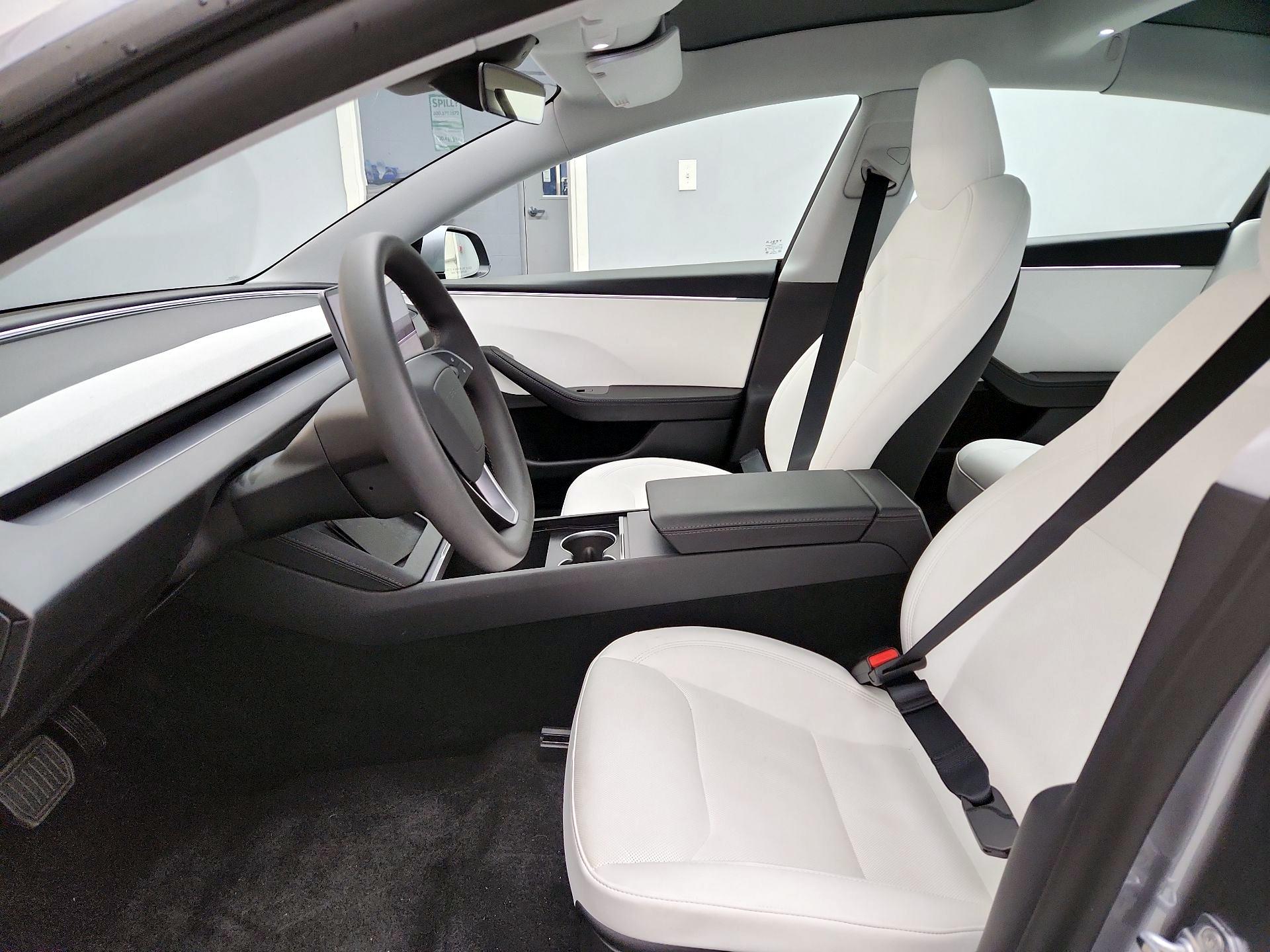 Thumbnail: 2025 Tesla Model 3 - 11