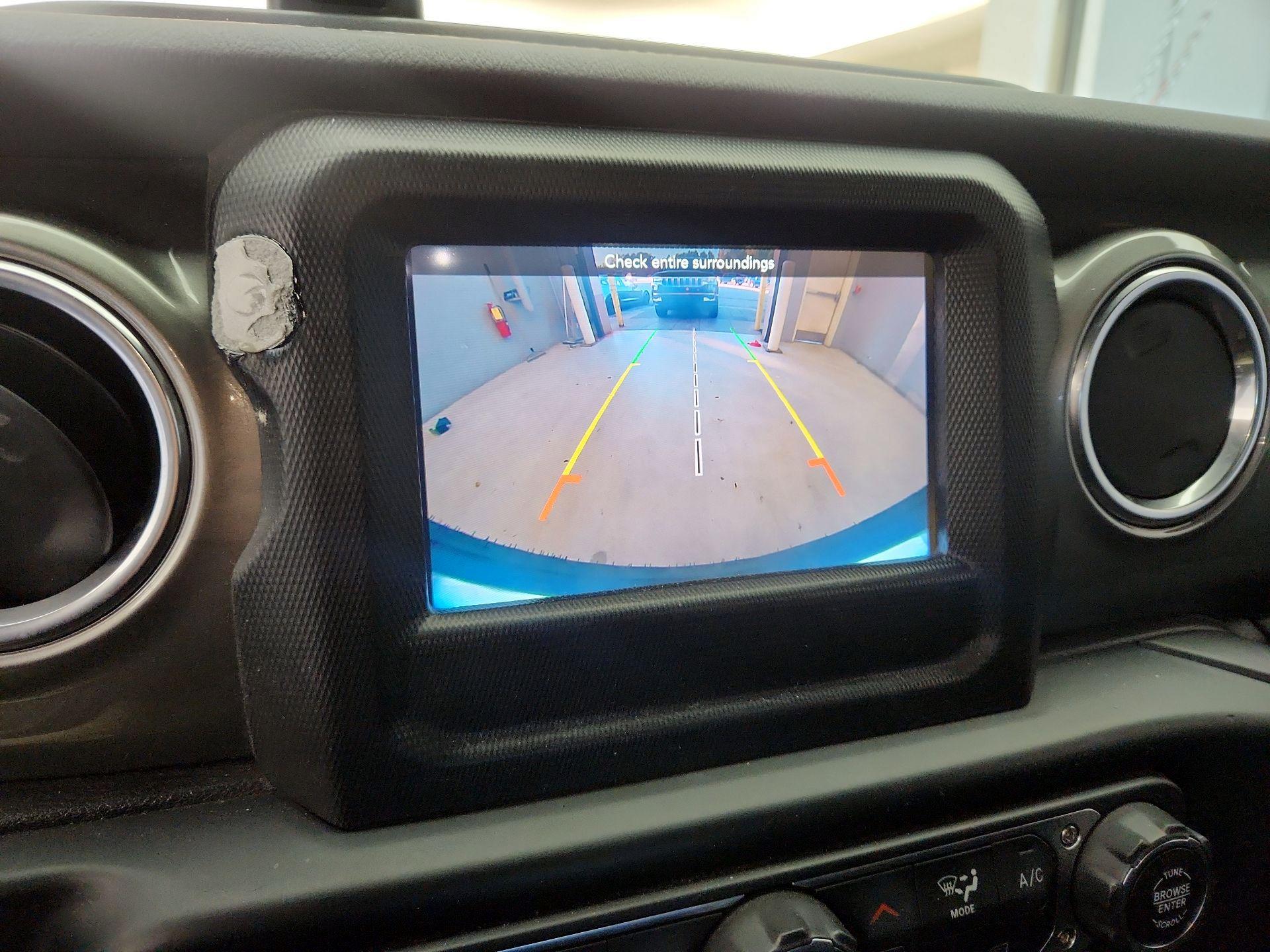 Thumbnail: 2019 Jeep Wrangler - 14