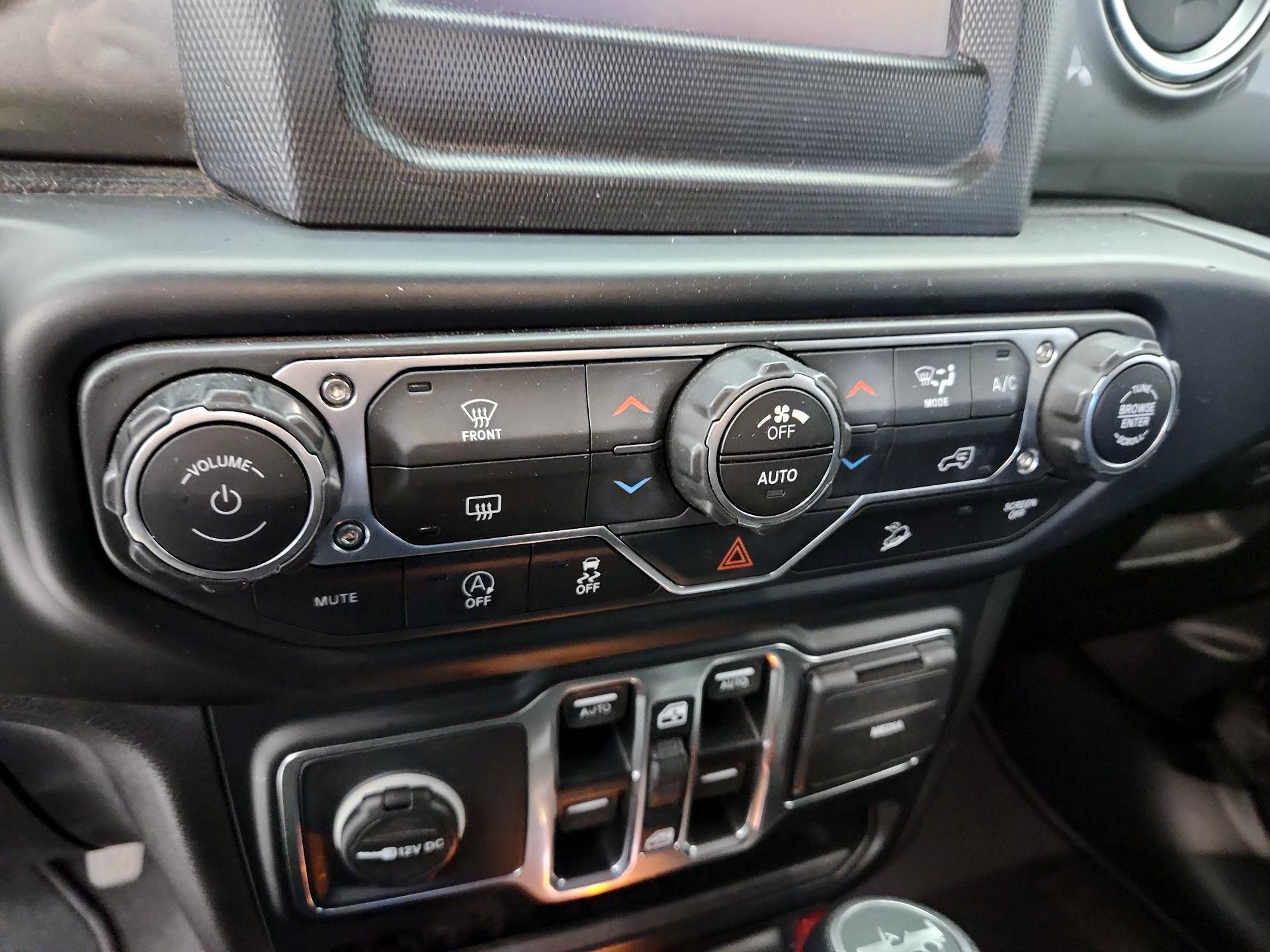 Thumbnail: 2019 Jeep Wrangler - 16