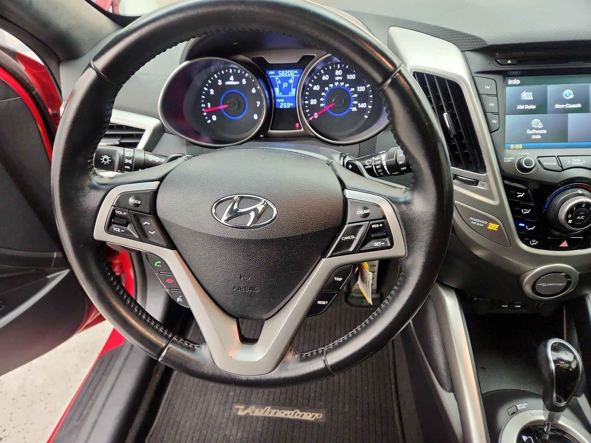 Thumbnail: 2016 Hyundai Veloster - 10