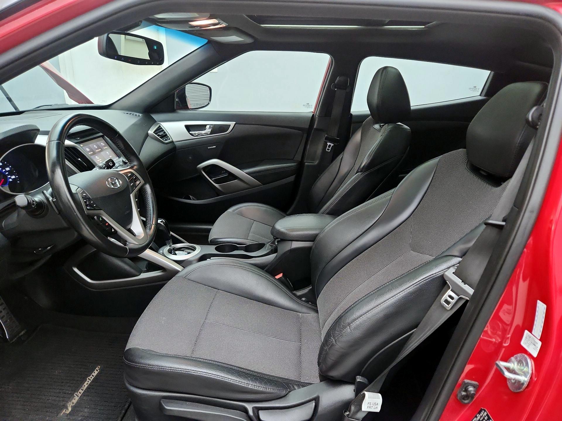 Thumbnail: 2016 Hyundai Veloster - 11