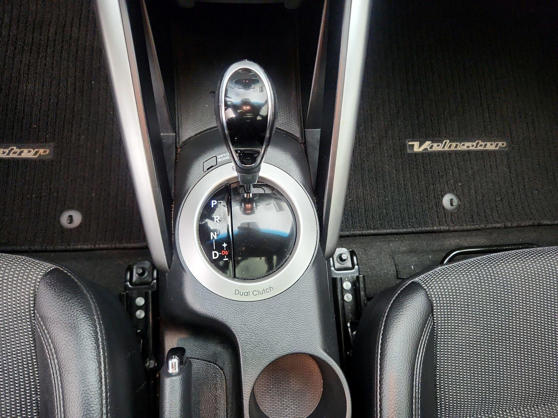 Thumbnail: 2016 Hyundai Veloster - 17