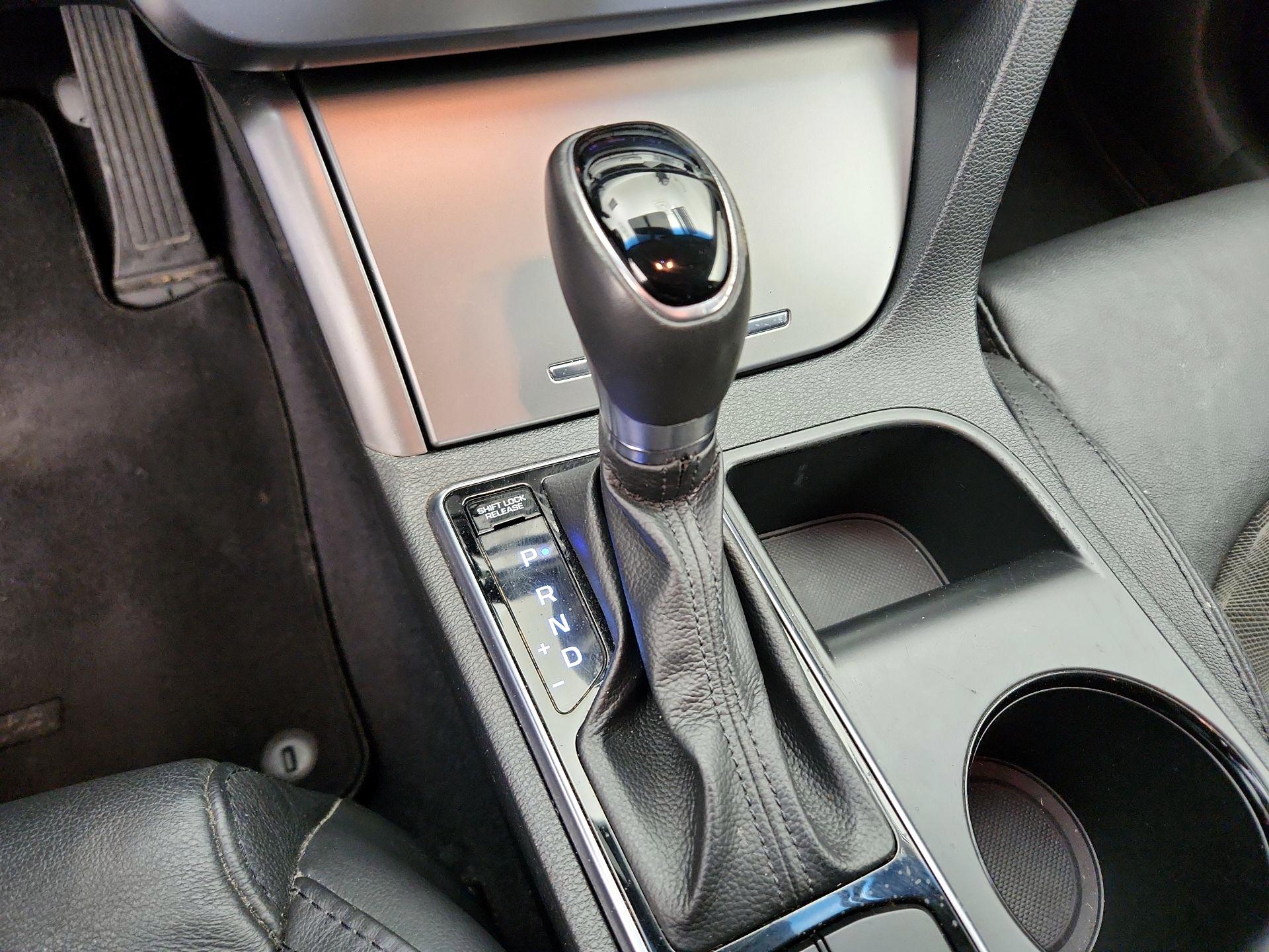 Thumbnail: 2016 Hyundai Sonata - 17