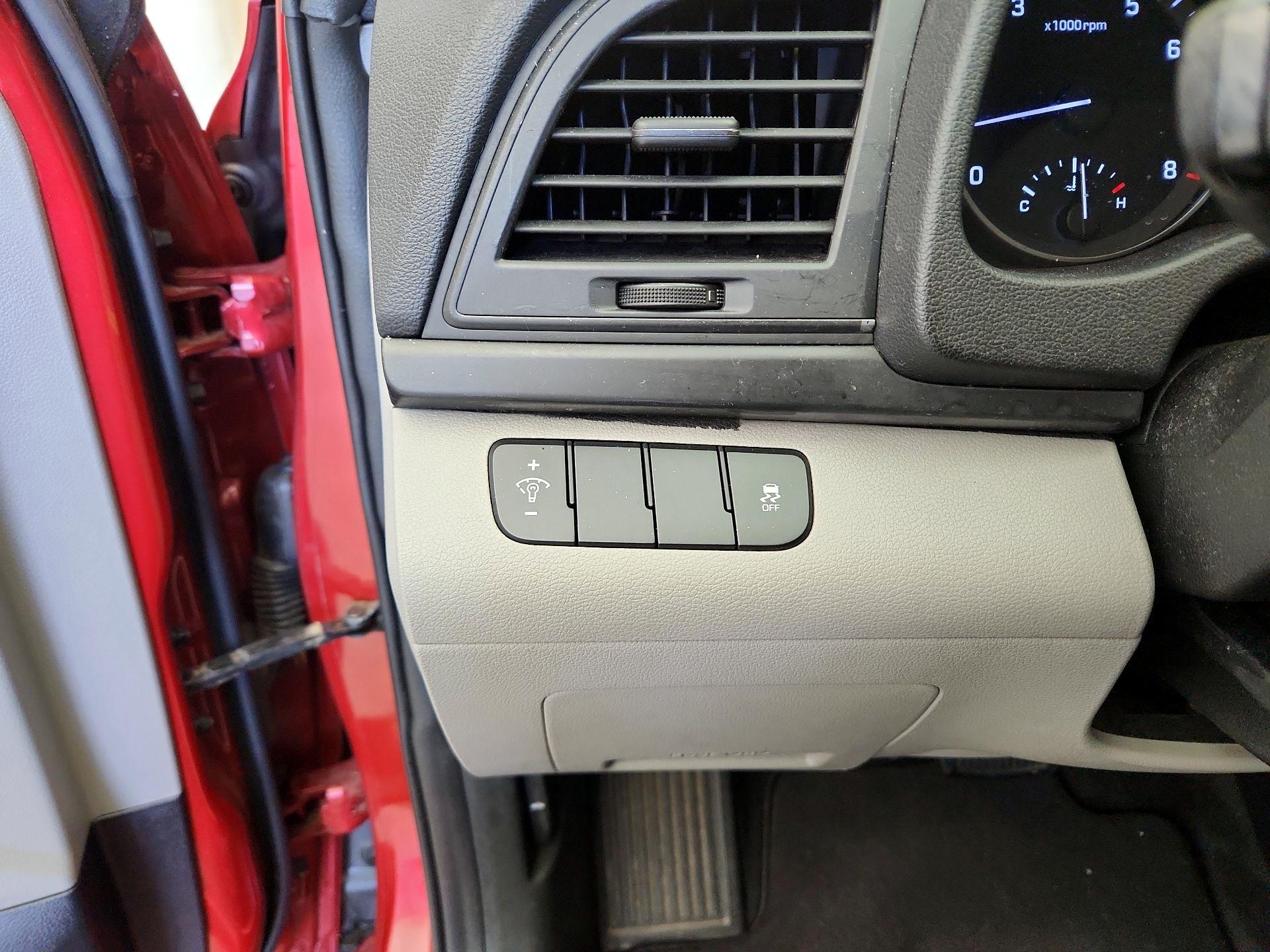 Thumbnail: 2017 Hyundai Elantra - 13