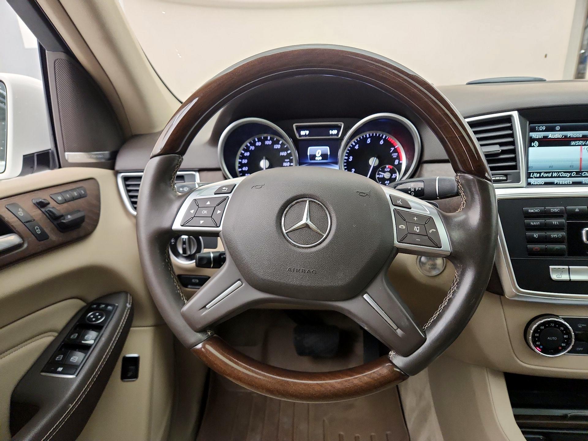 Thumbnail: 2015 Mercedes-Benz M-Class - 10