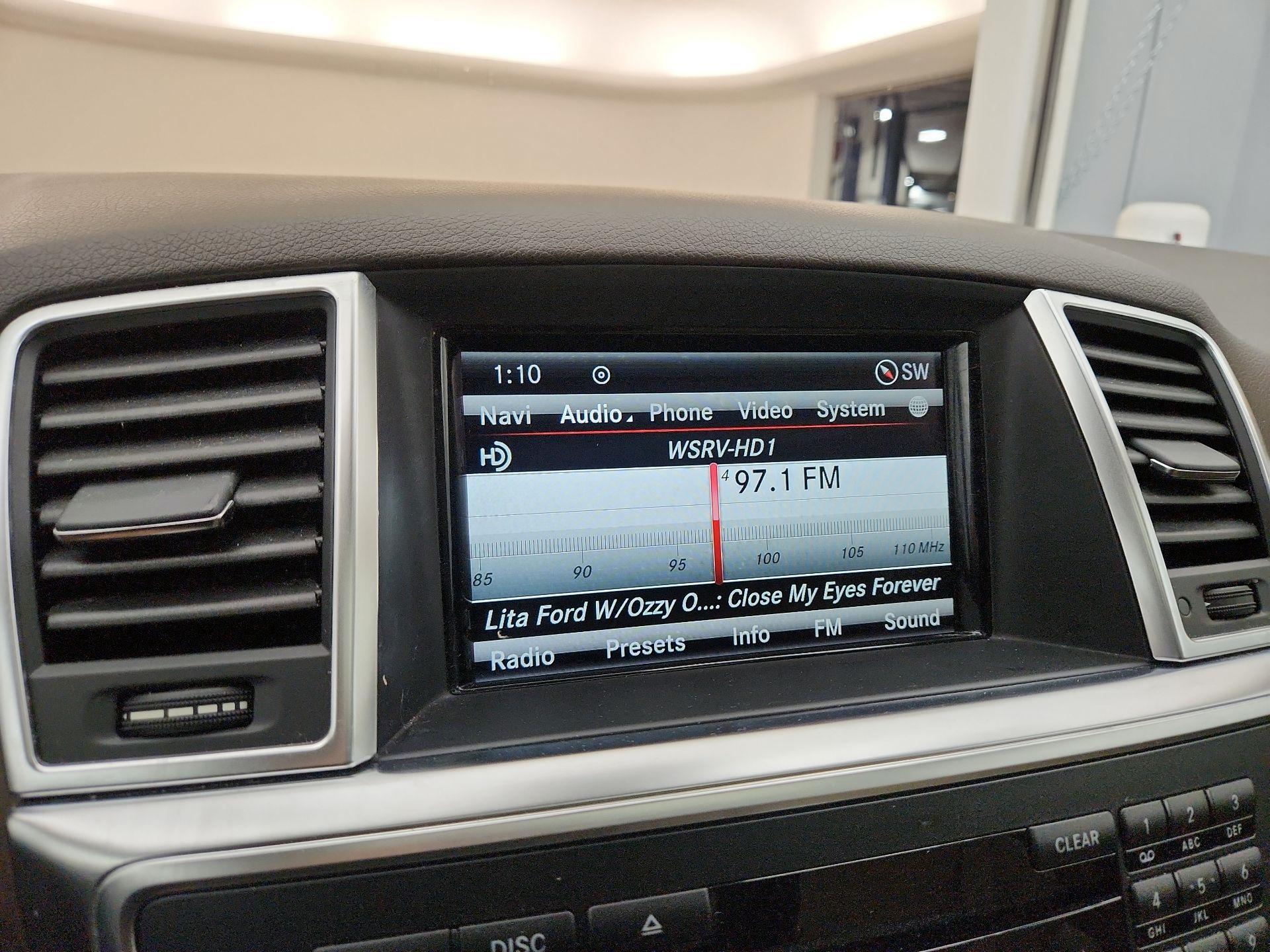 Thumbnail: 2015 Mercedes-Benz M-Class - 16