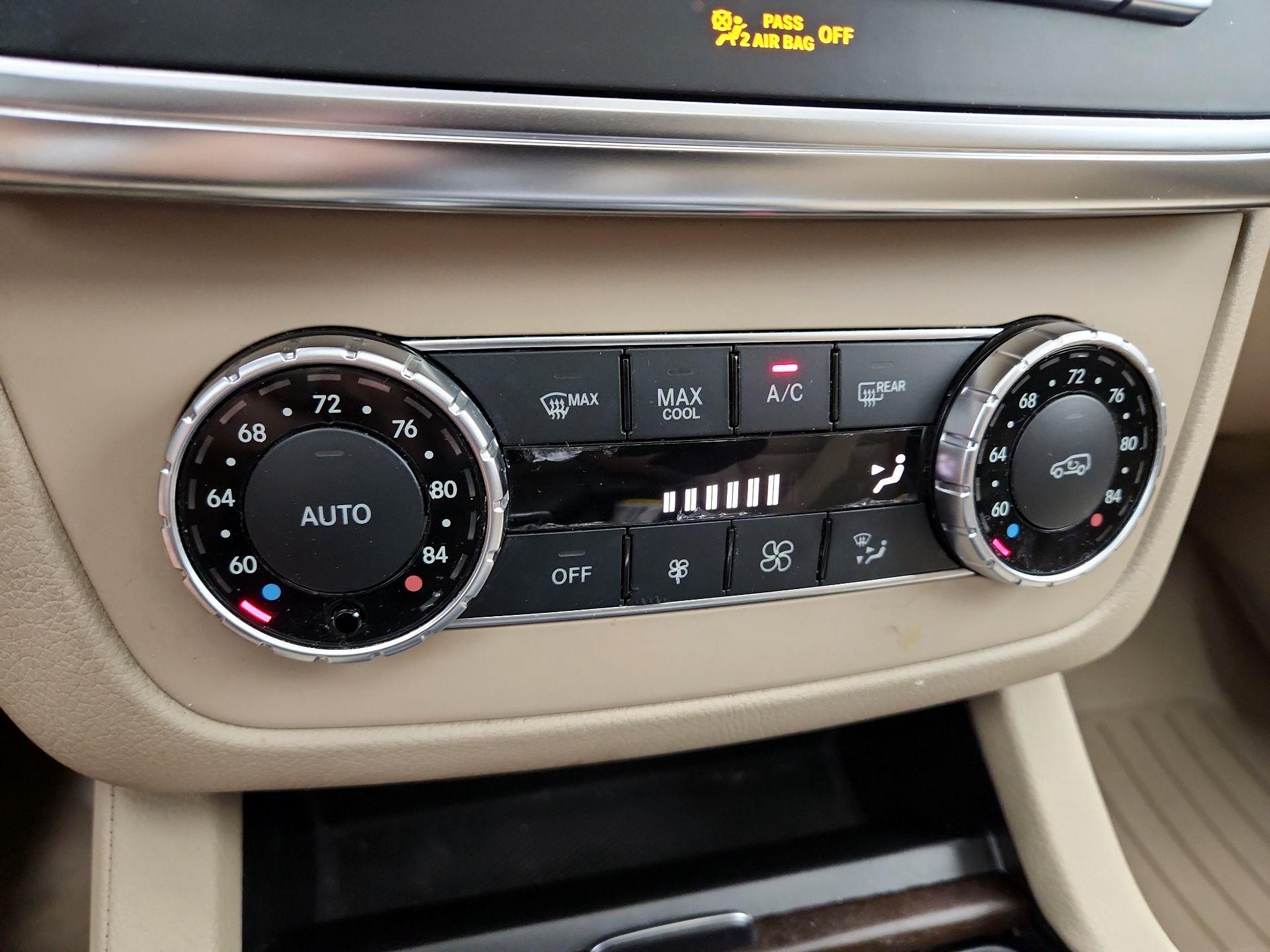 Thumbnail: 2015 Mercedes-Benz M-Class - 17