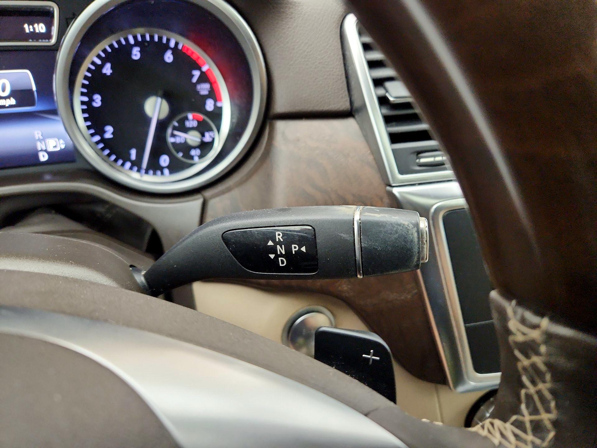 Thumbnail: 2015 Mercedes-Benz M-Class - 18