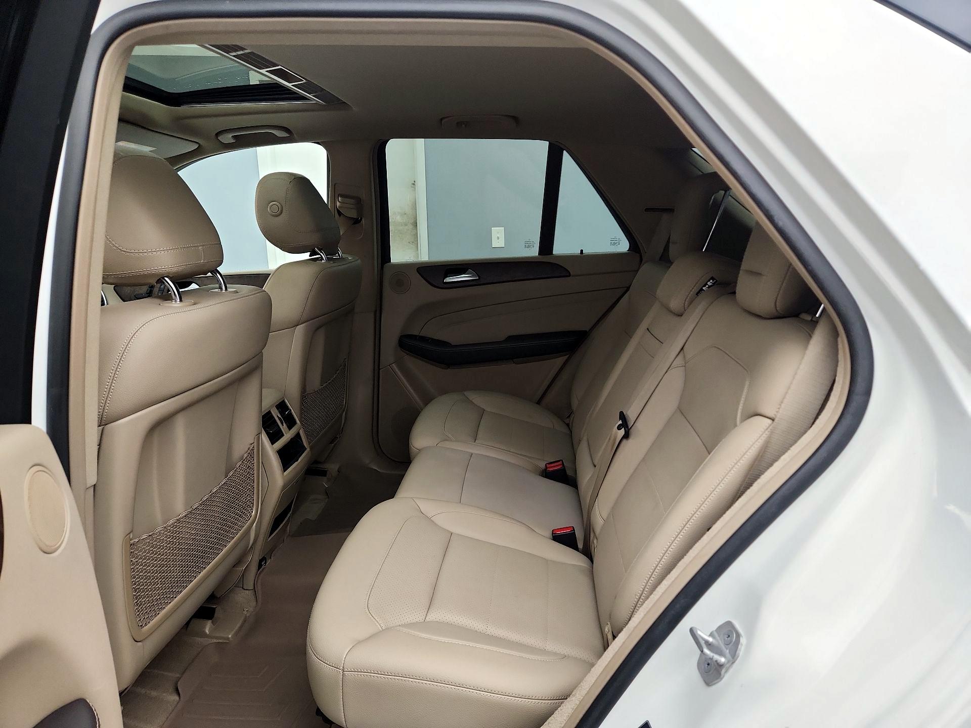 Thumbnail: 2015 Mercedes-Benz M-Class - 20