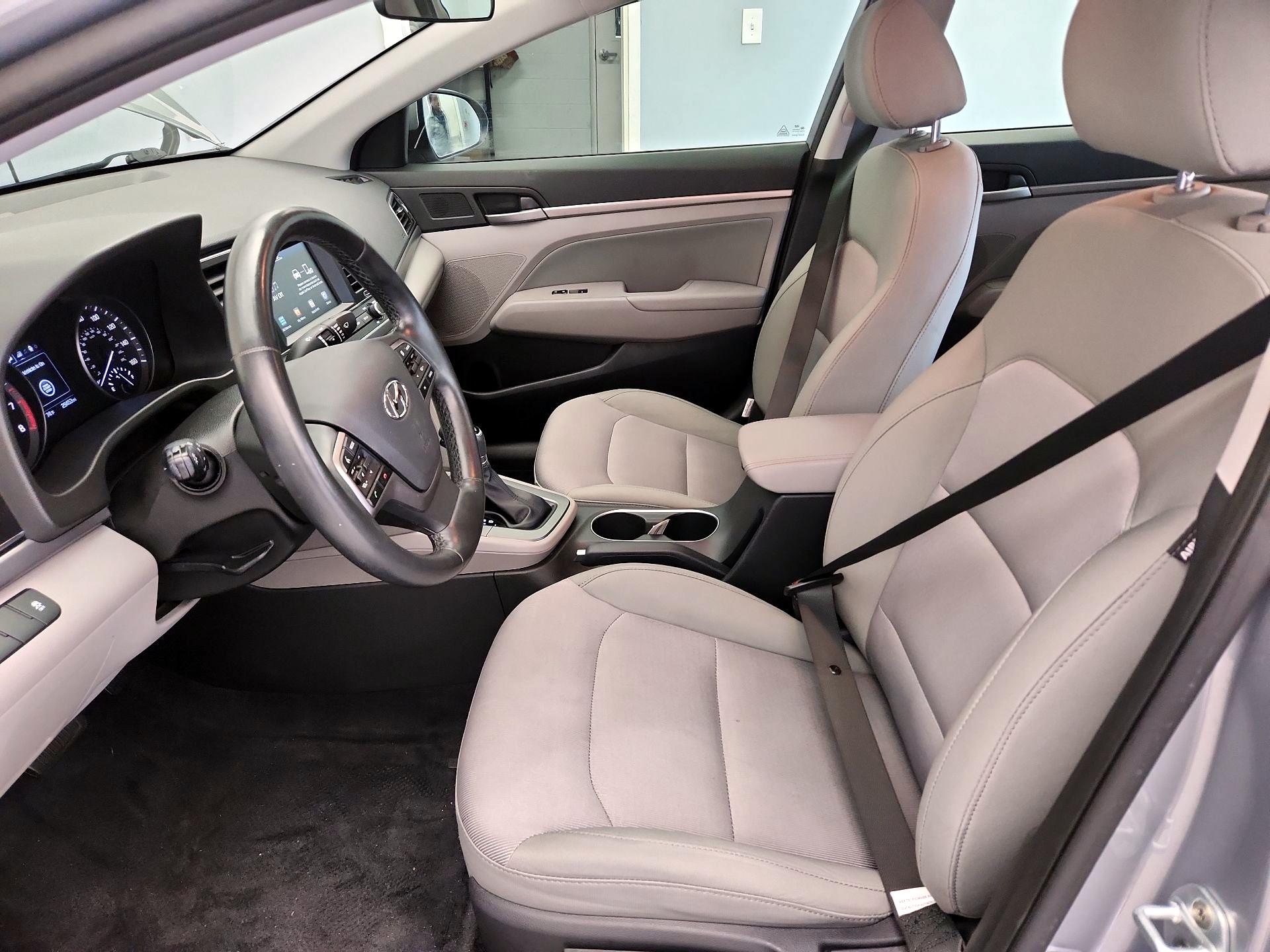 Thumbnail: 2017 Hyundai Elantra - 11