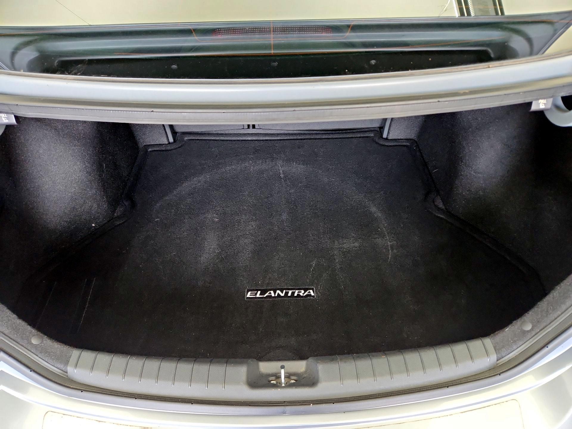 Thumbnail: 2017 Hyundai Elantra - 20