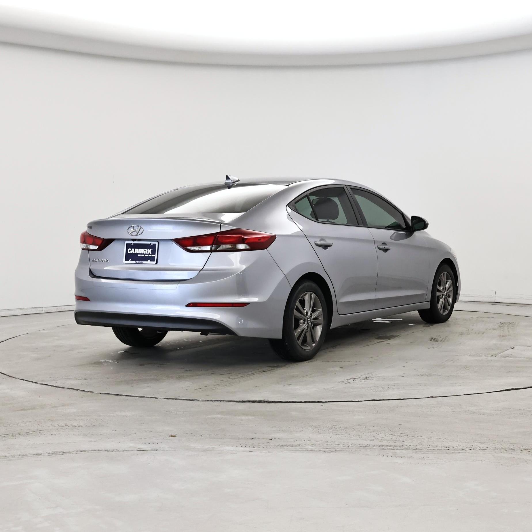 Thumbnail: 2017 Hyundai Elantra - 8