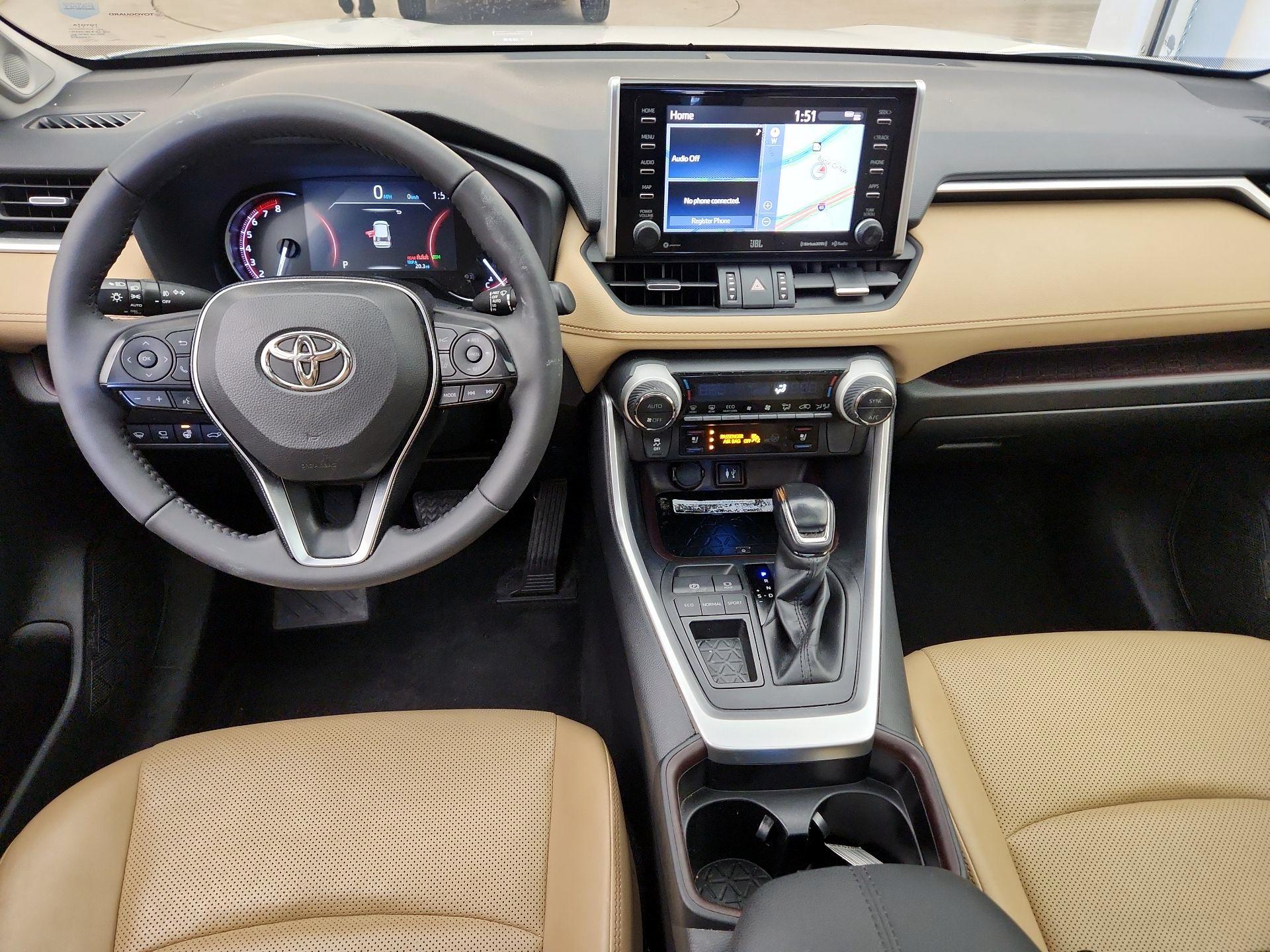 Thumbnail: 2019 Toyota RAV4 - 9