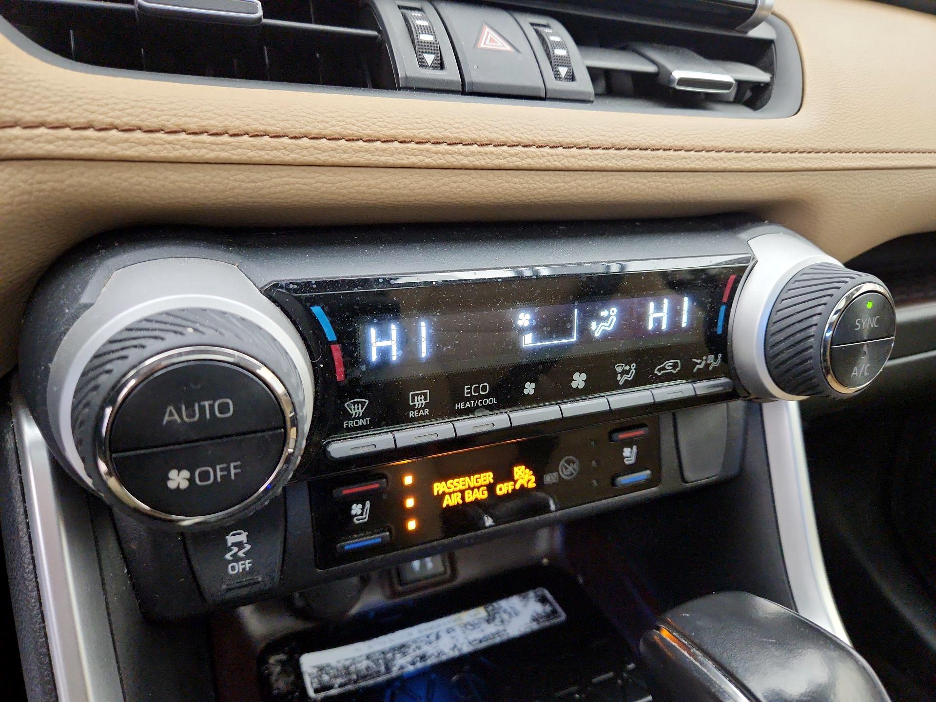 Thumbnail: 2019 Toyota RAV4 - 17