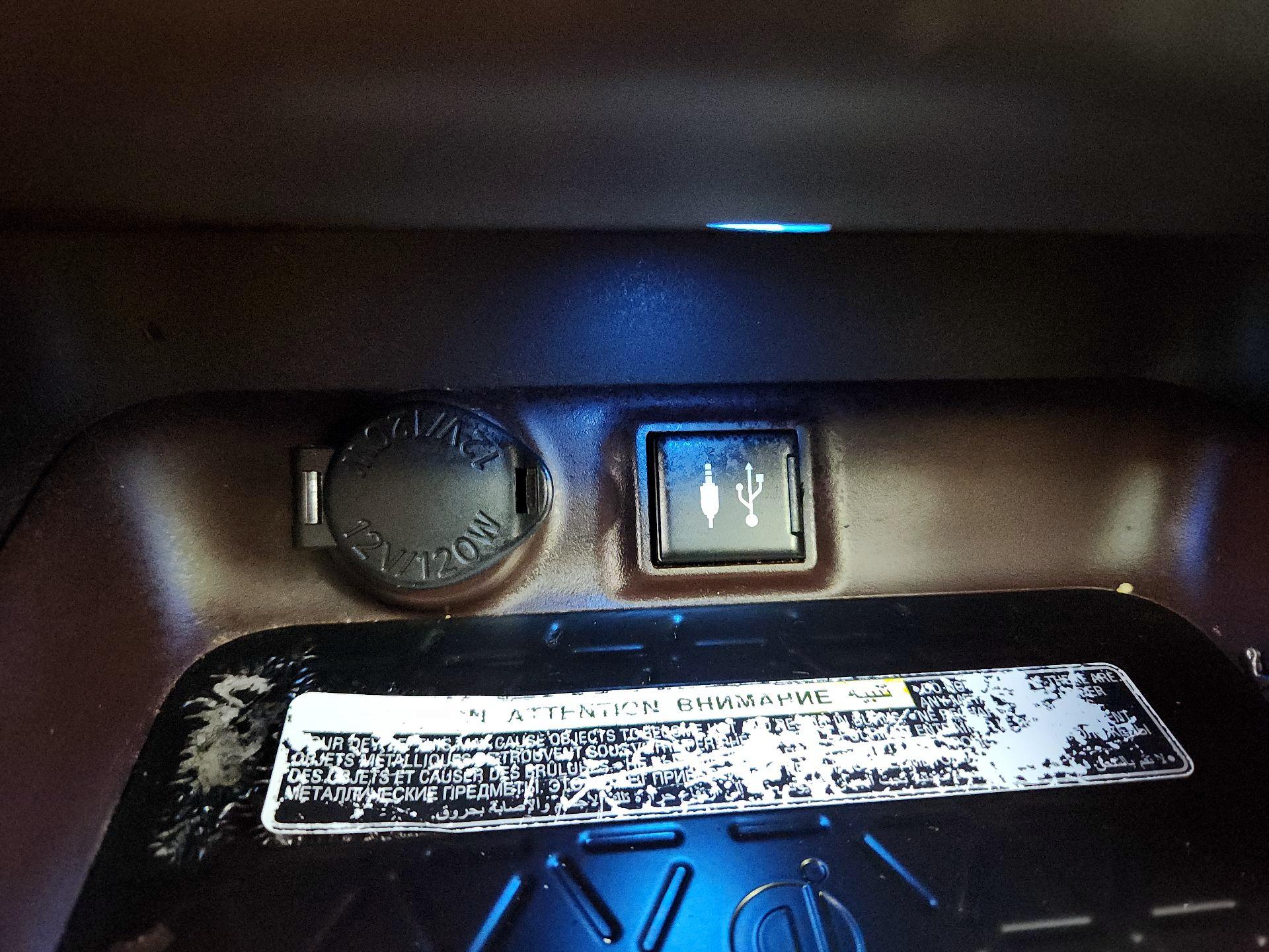 Thumbnail: 2019 Toyota RAV4 - 19