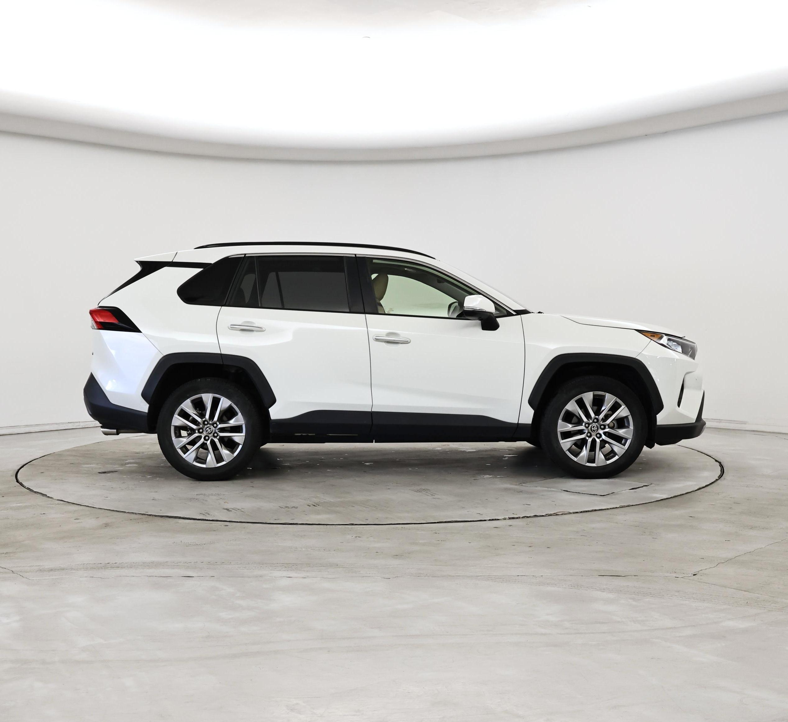 Thumbnail: 2019 Toyota RAV4 - 7