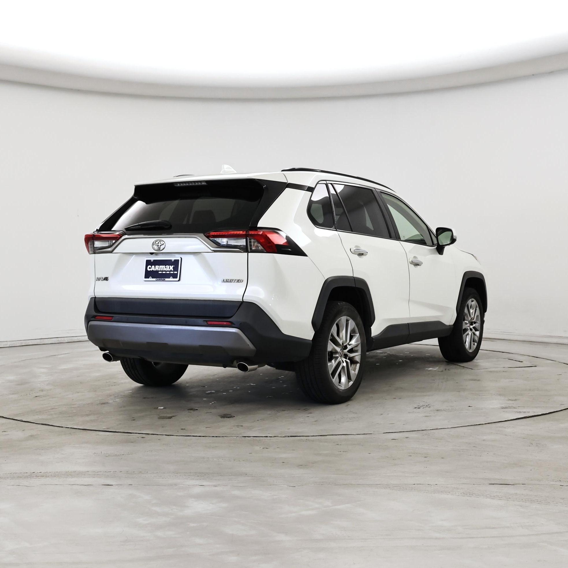 Thumbnail: 2019 Toyota RAV4 - 8