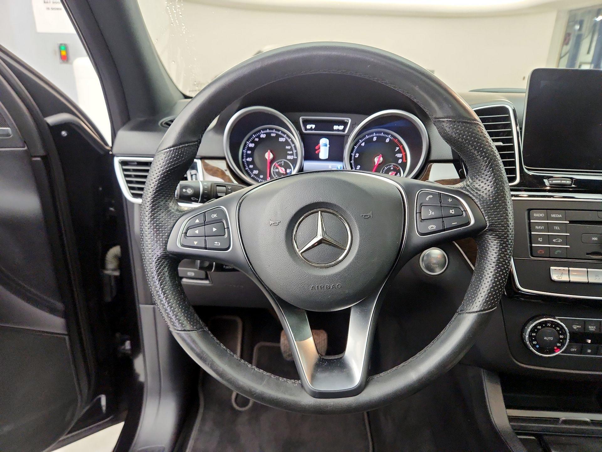 Thumbnail: 2017 Mercedes-Benz GLE - 10