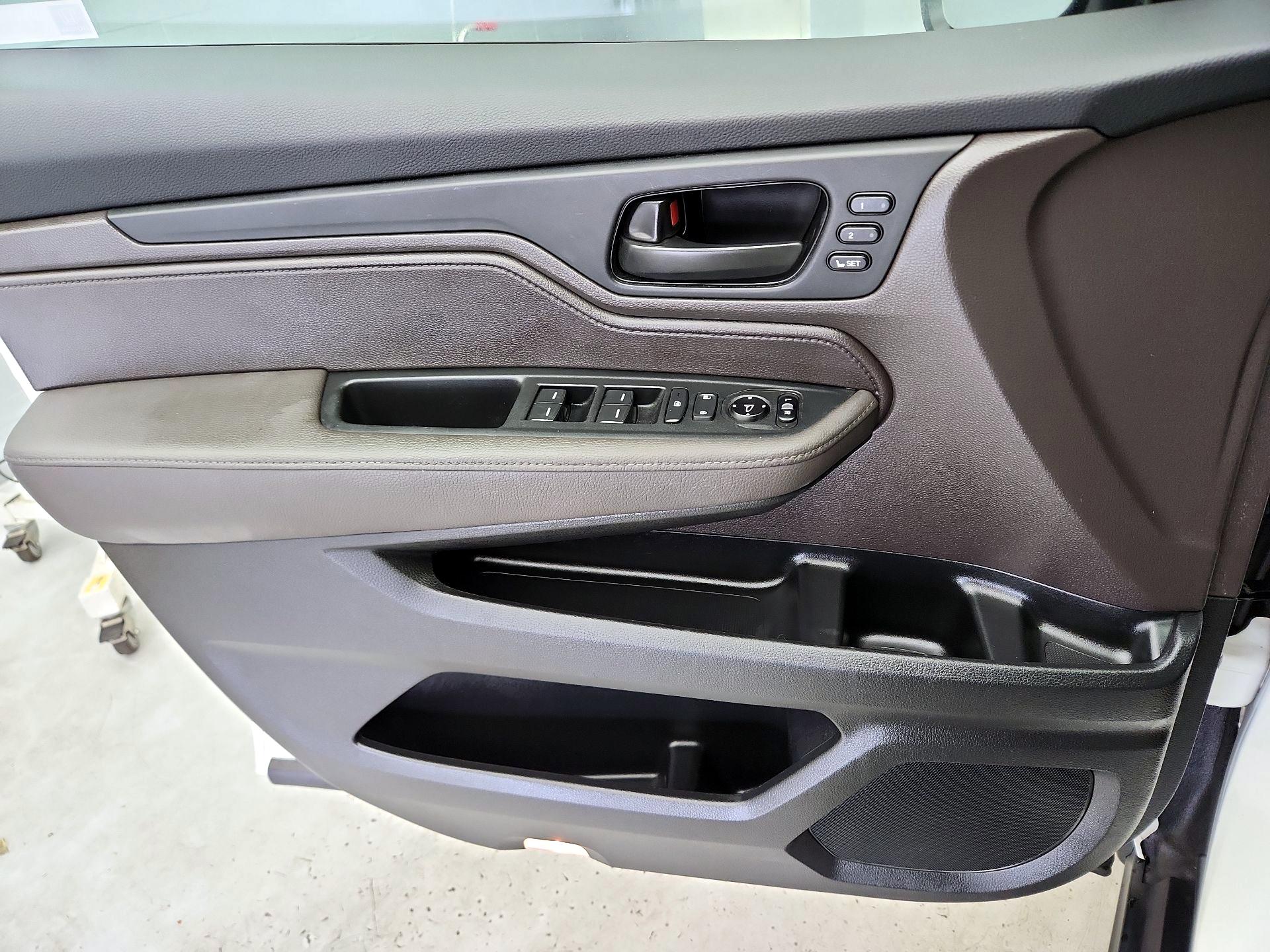 Thumbnail: 2019 Honda Odyssey - 12