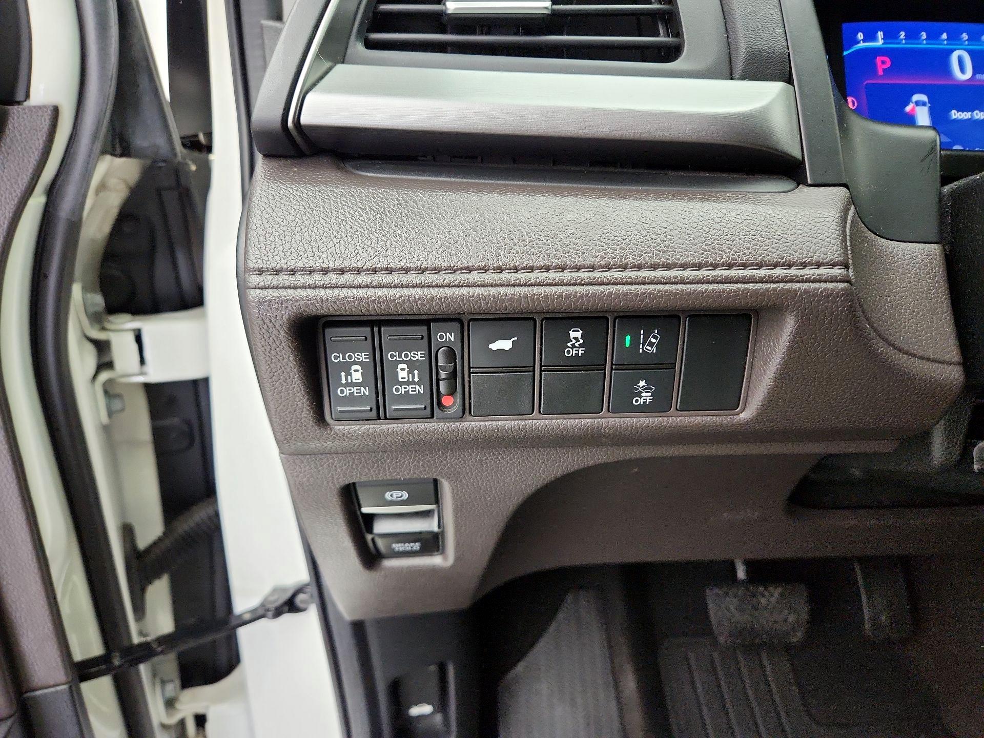 Thumbnail: 2019 Honda Odyssey - 13