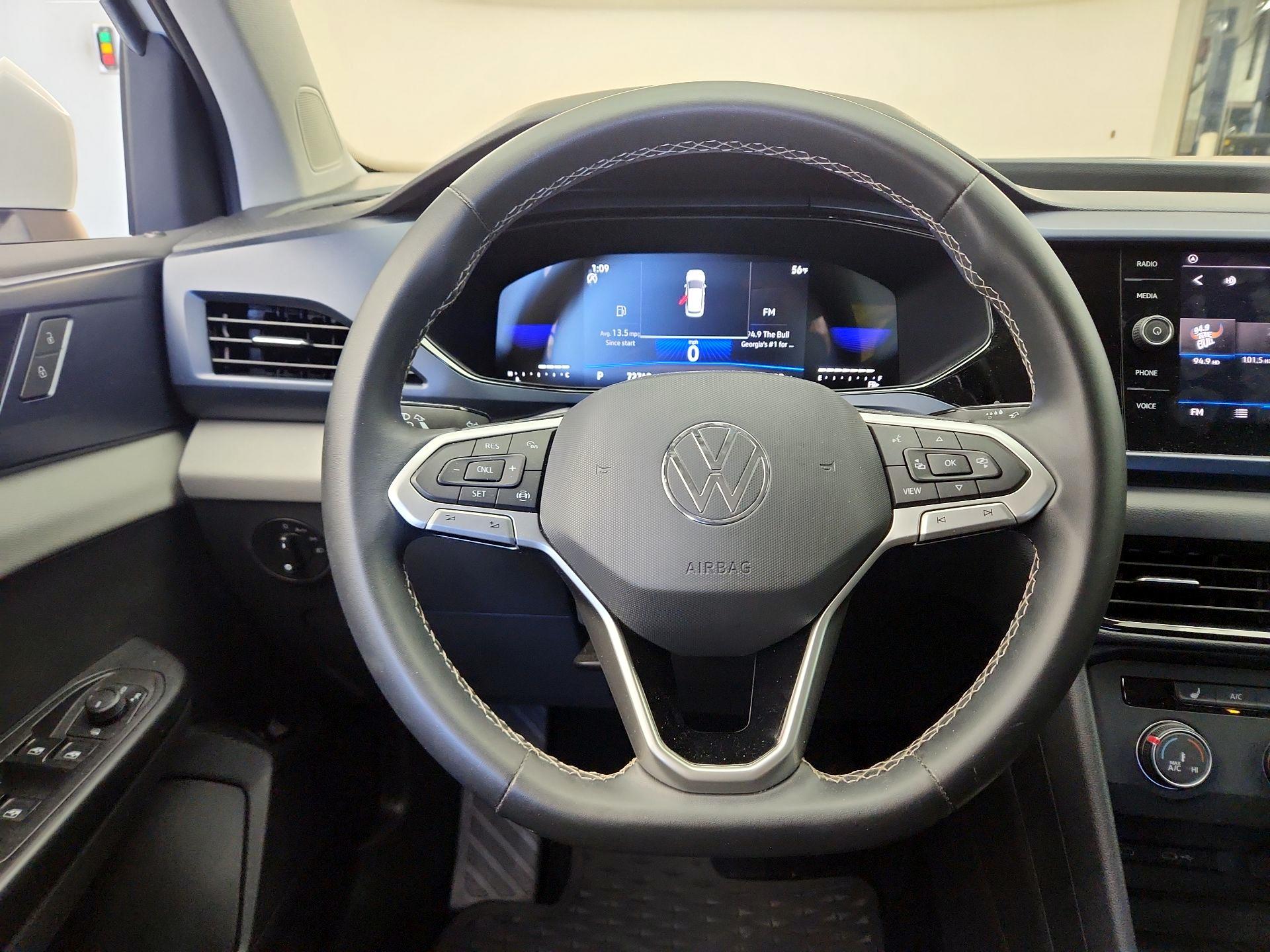 Thumbnail: 2022 Volkswagen Taos - 10