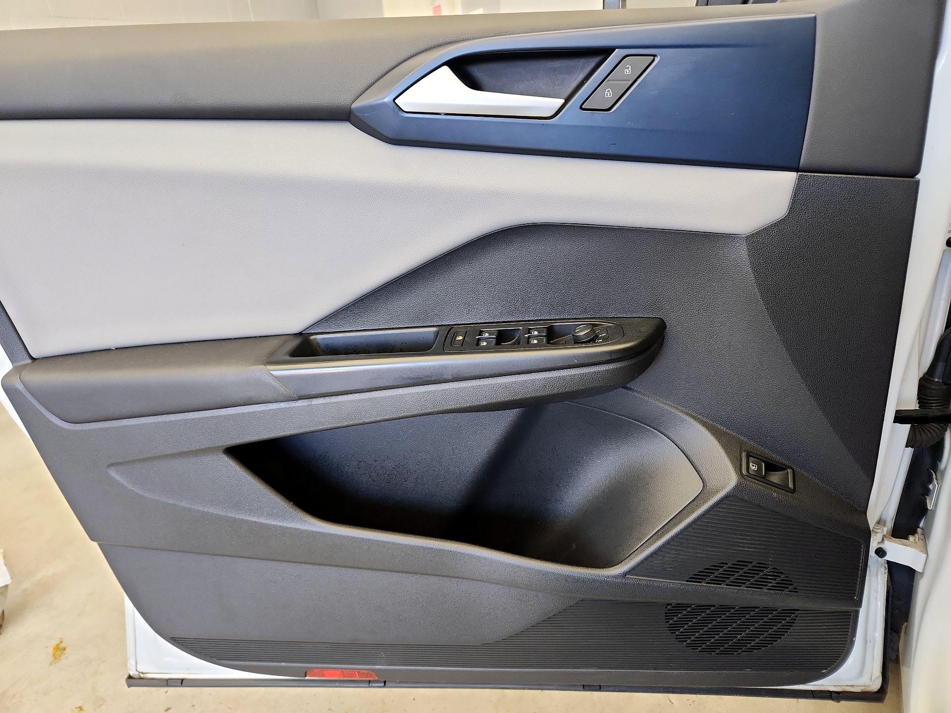 Thumbnail: 2022 Volkswagen Taos - 12