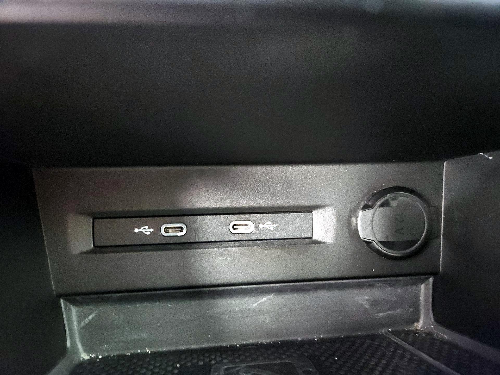 Thumbnail: 2022 Volkswagen Taos - 17