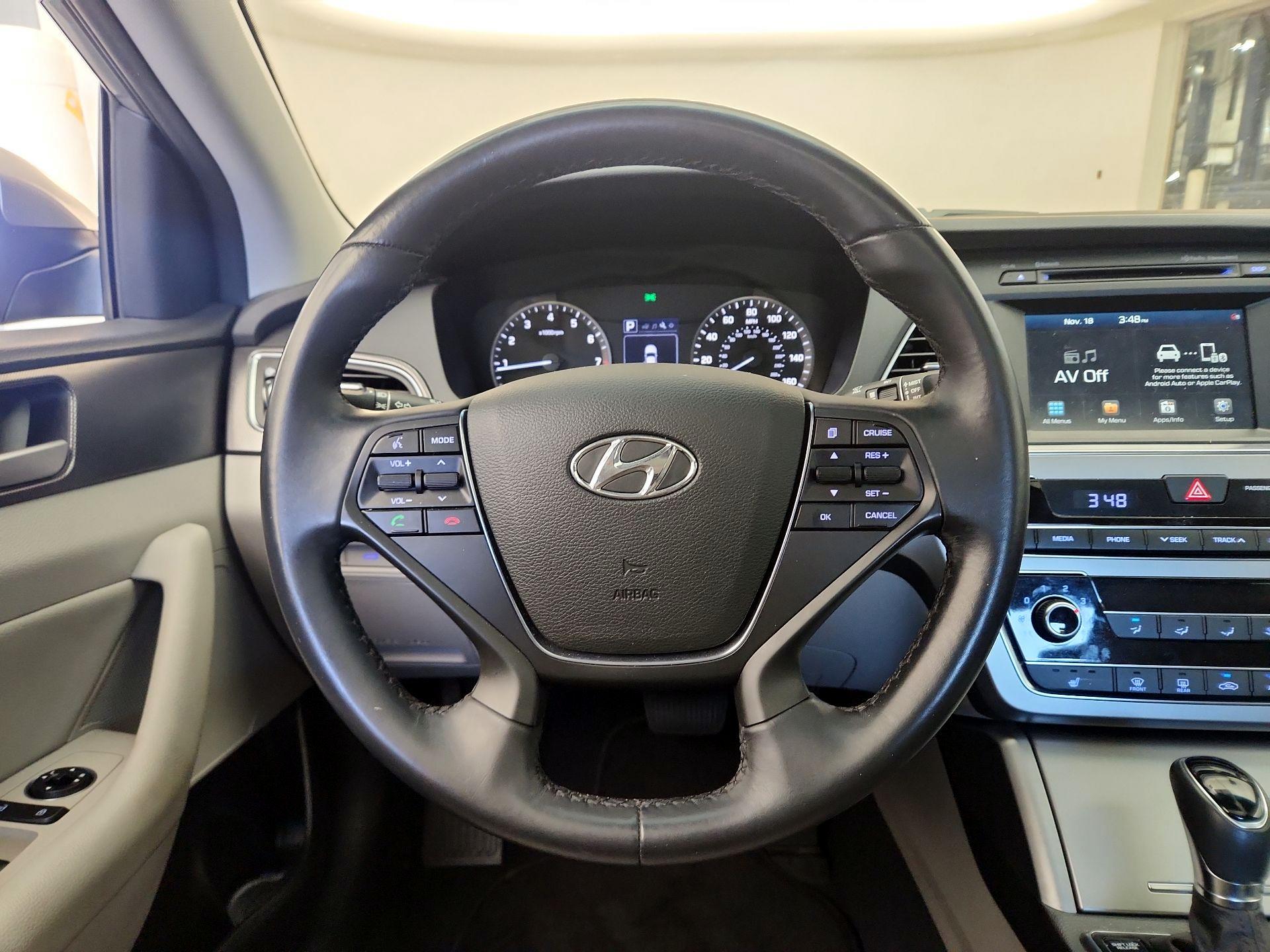 Thumbnail: 2017 Hyundai Sonata - 10