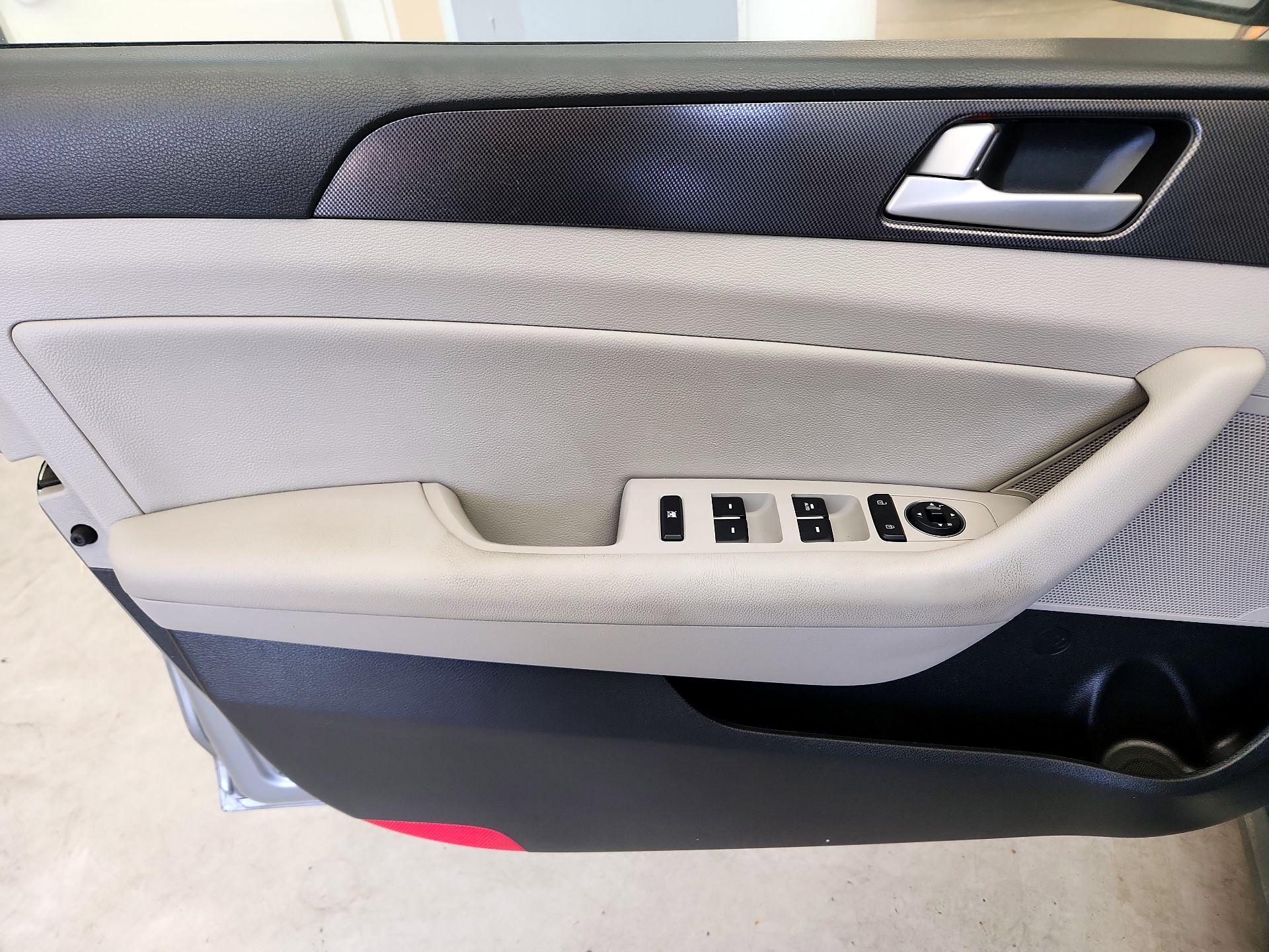 Thumbnail: 2017 Hyundai Sonata - 12