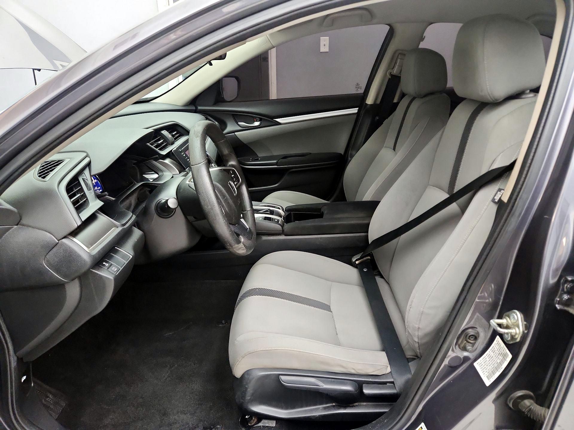 Thumbnail: 2016 Honda Civic - 11