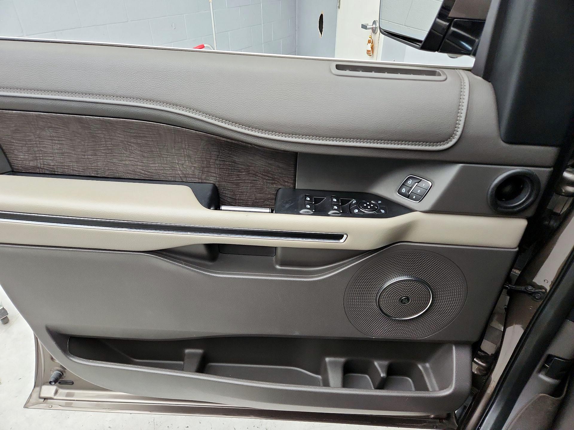 Thumbnail: 2018 Ford Expedition - 12