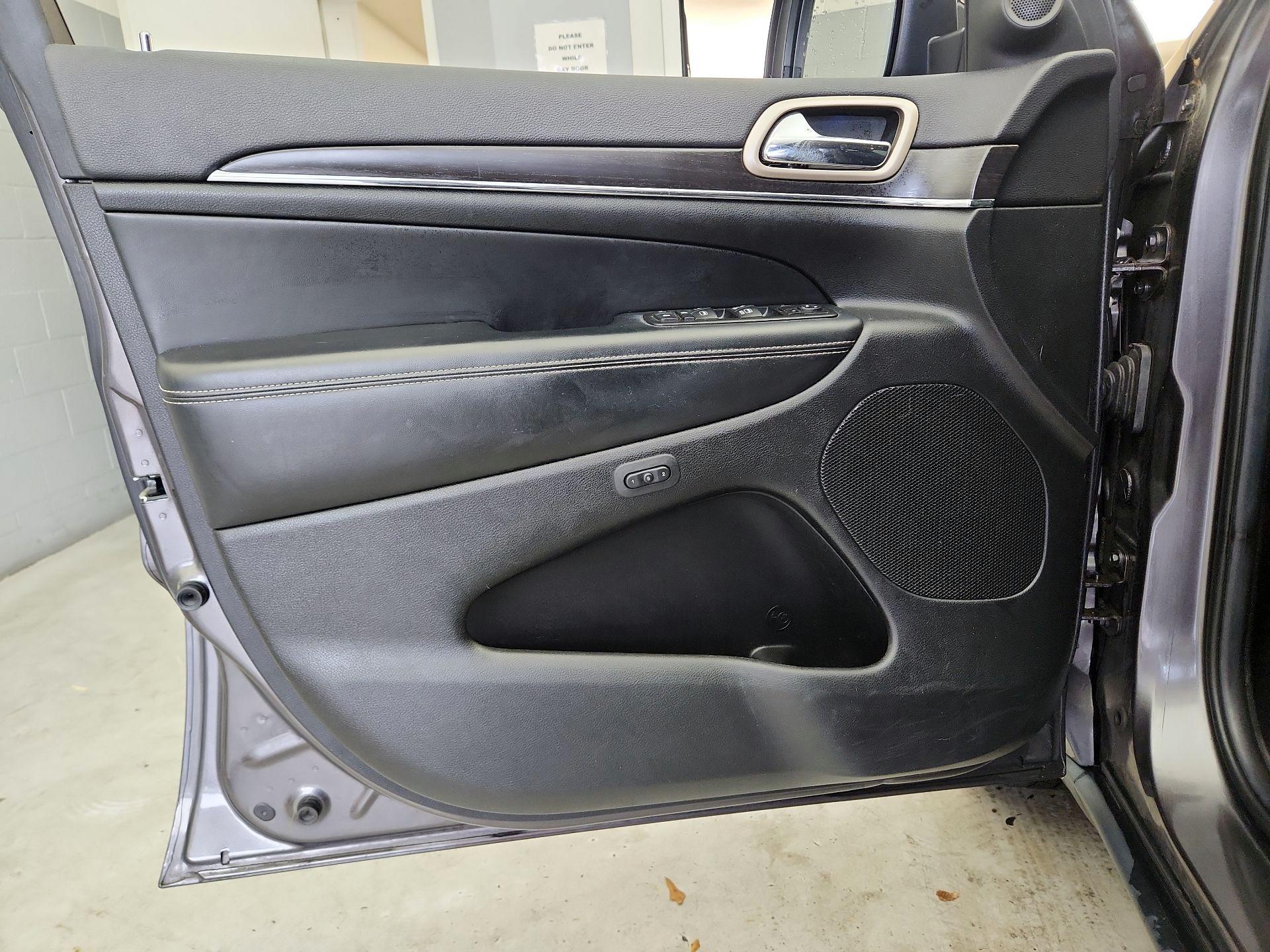 Thumbnail: 2014 Jeep Grand Cherokee - 12