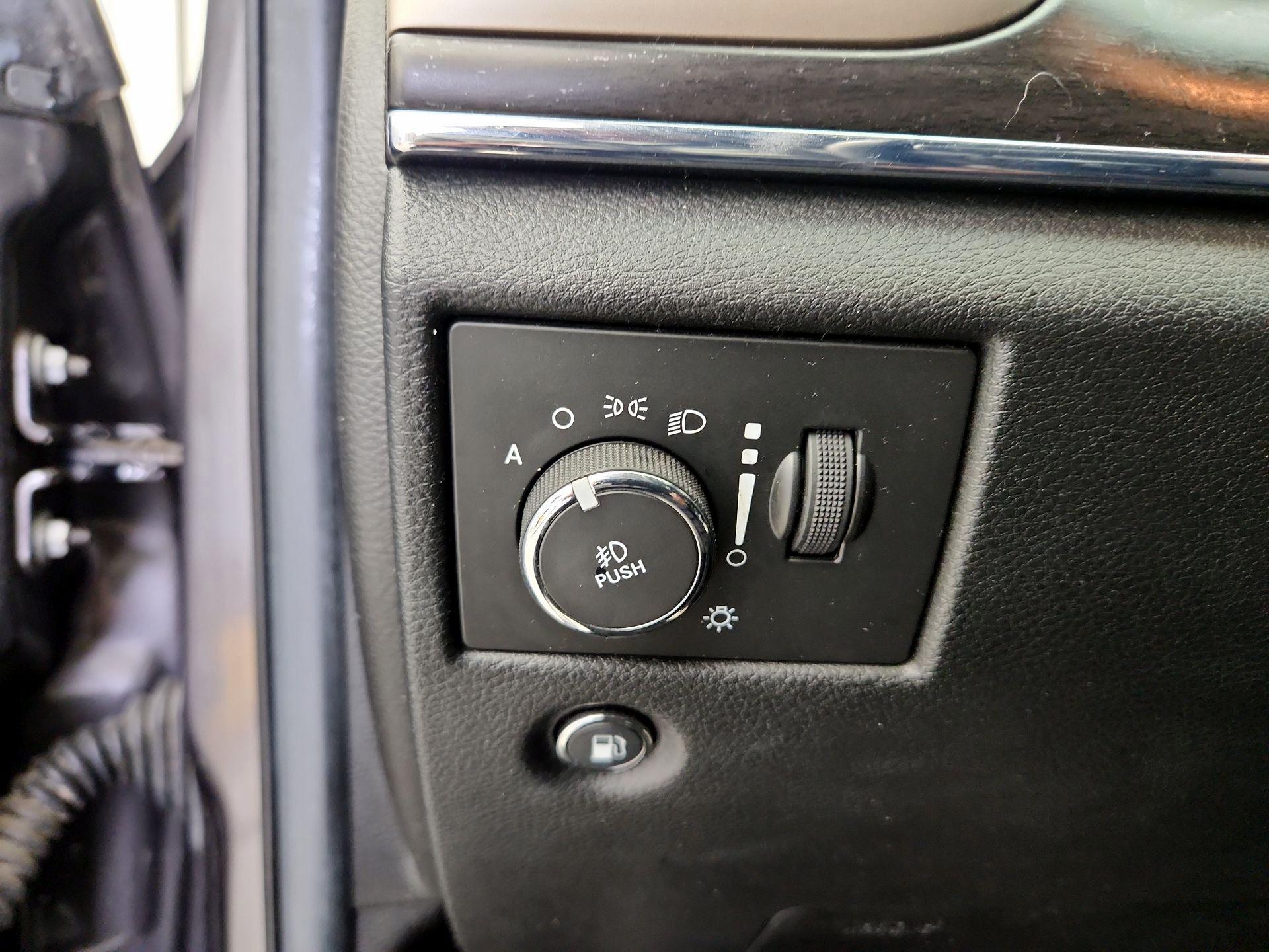 Thumbnail: 2014 Jeep Grand Cherokee - 13