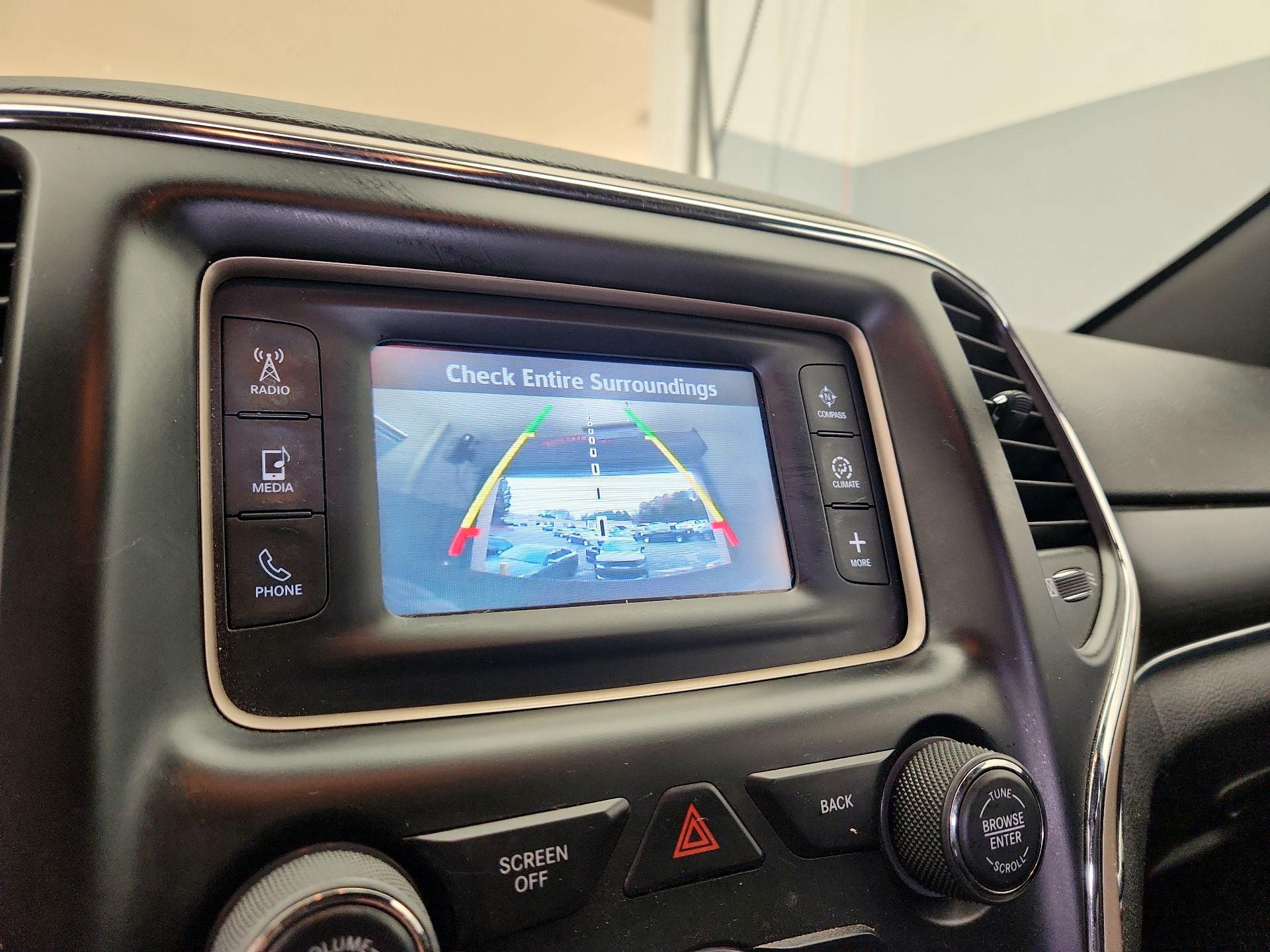 Thumbnail: 2014 Jeep Grand Cherokee - 14