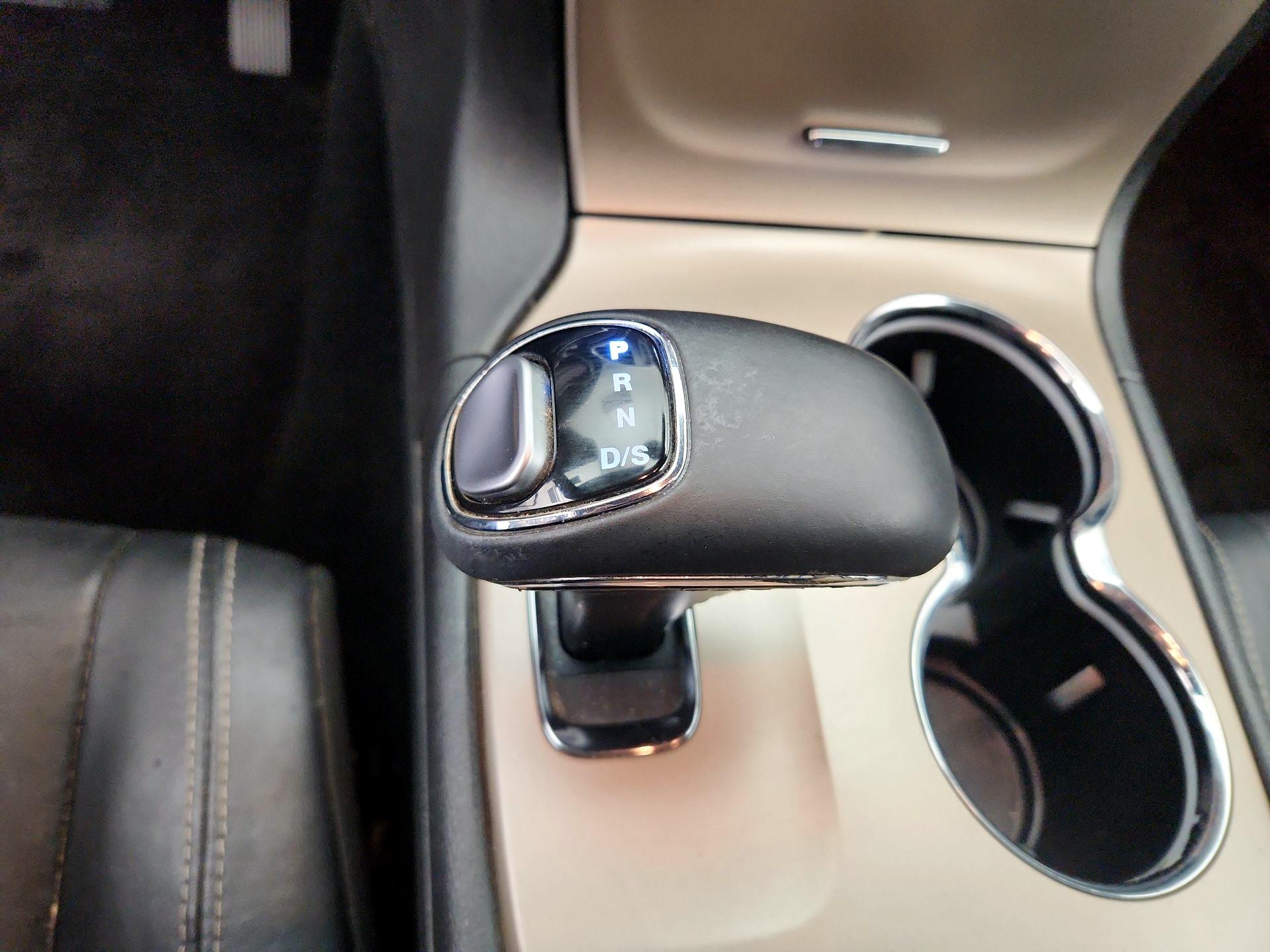 Thumbnail: 2014 Jeep Grand Cherokee - 17