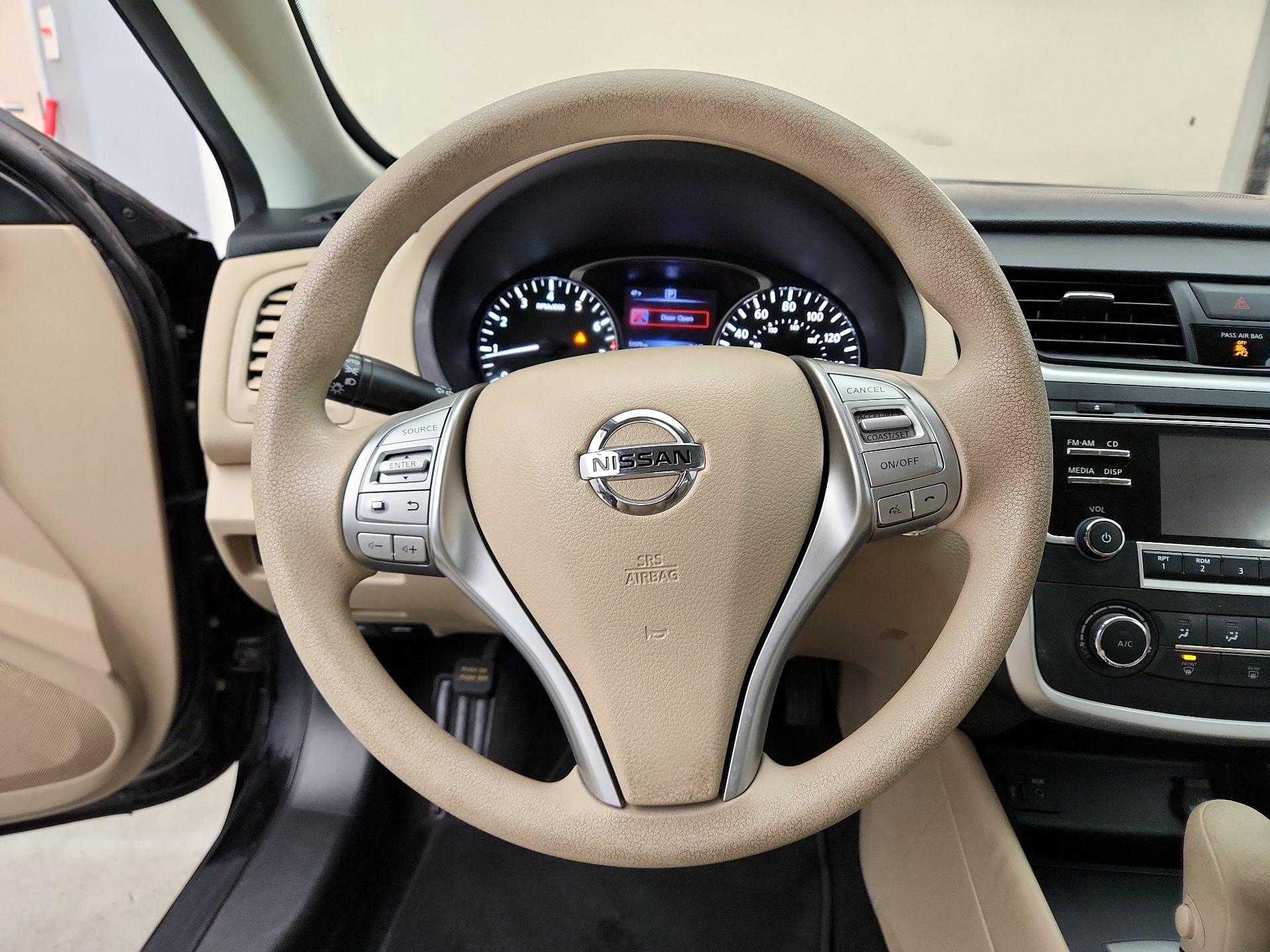 Thumbnail: 2016 Nissan Altima - 10