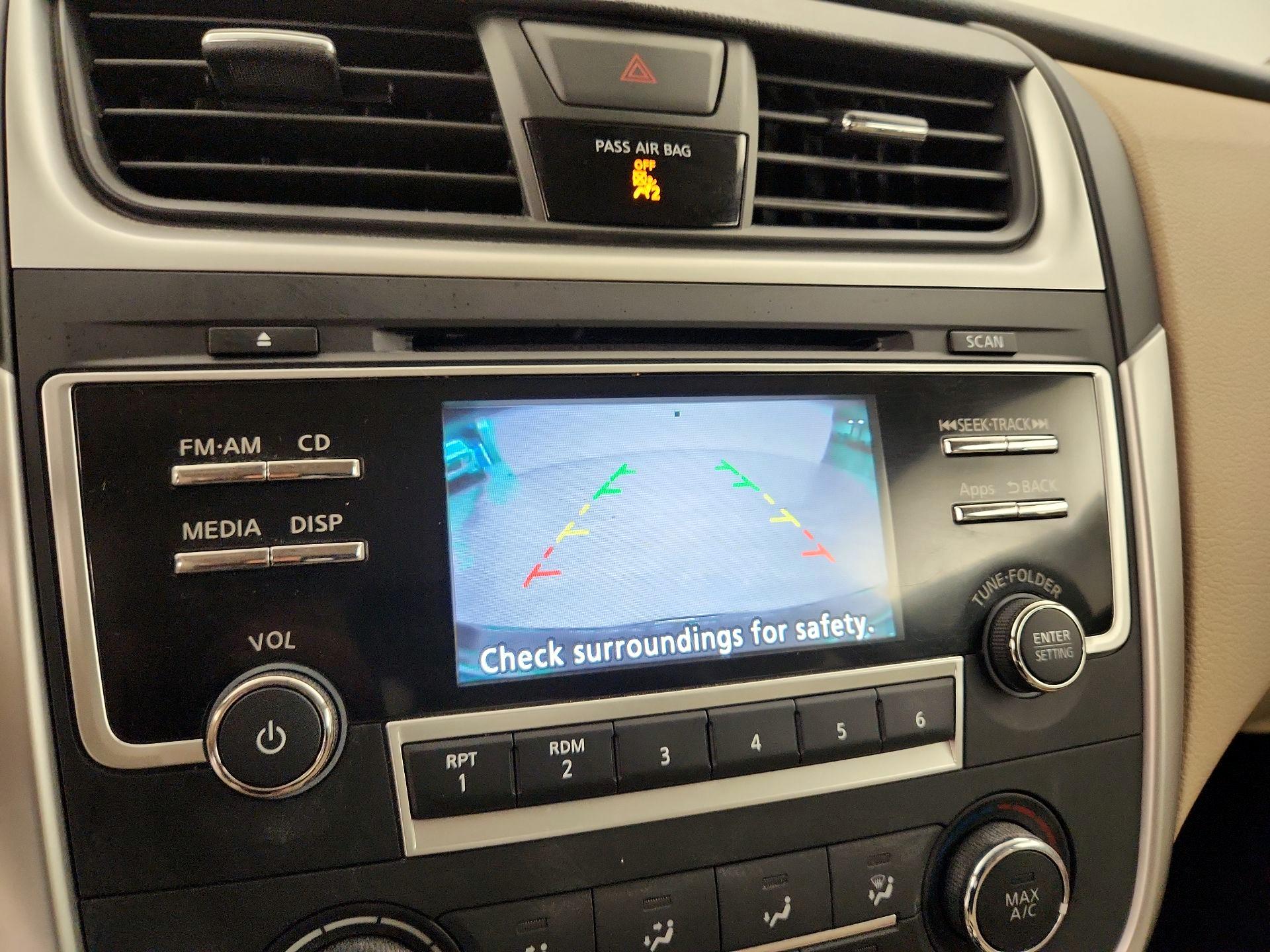 Thumbnail: 2016 Nissan Altima - 14