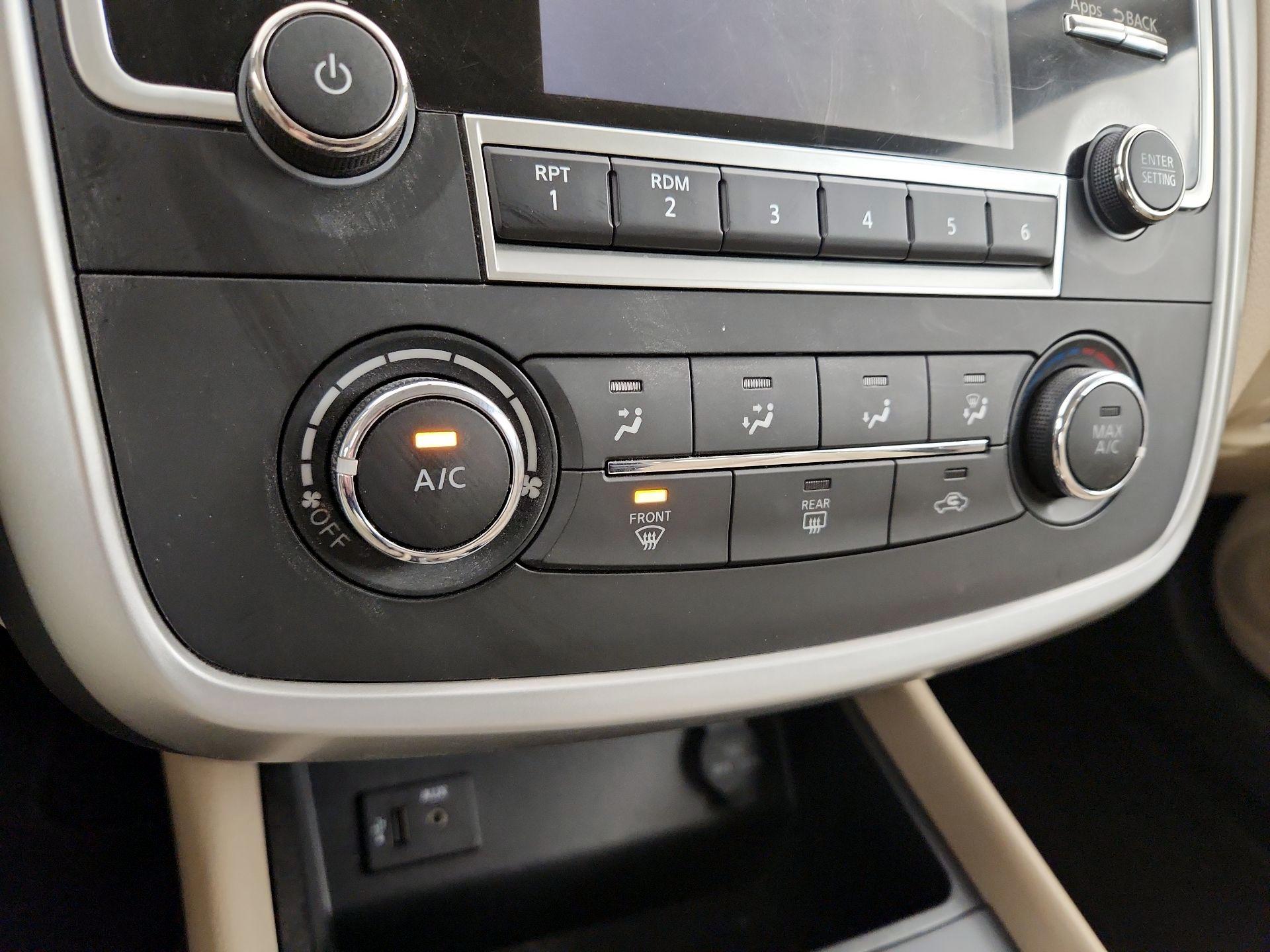 Thumbnail: 2016 Nissan Altima - 16