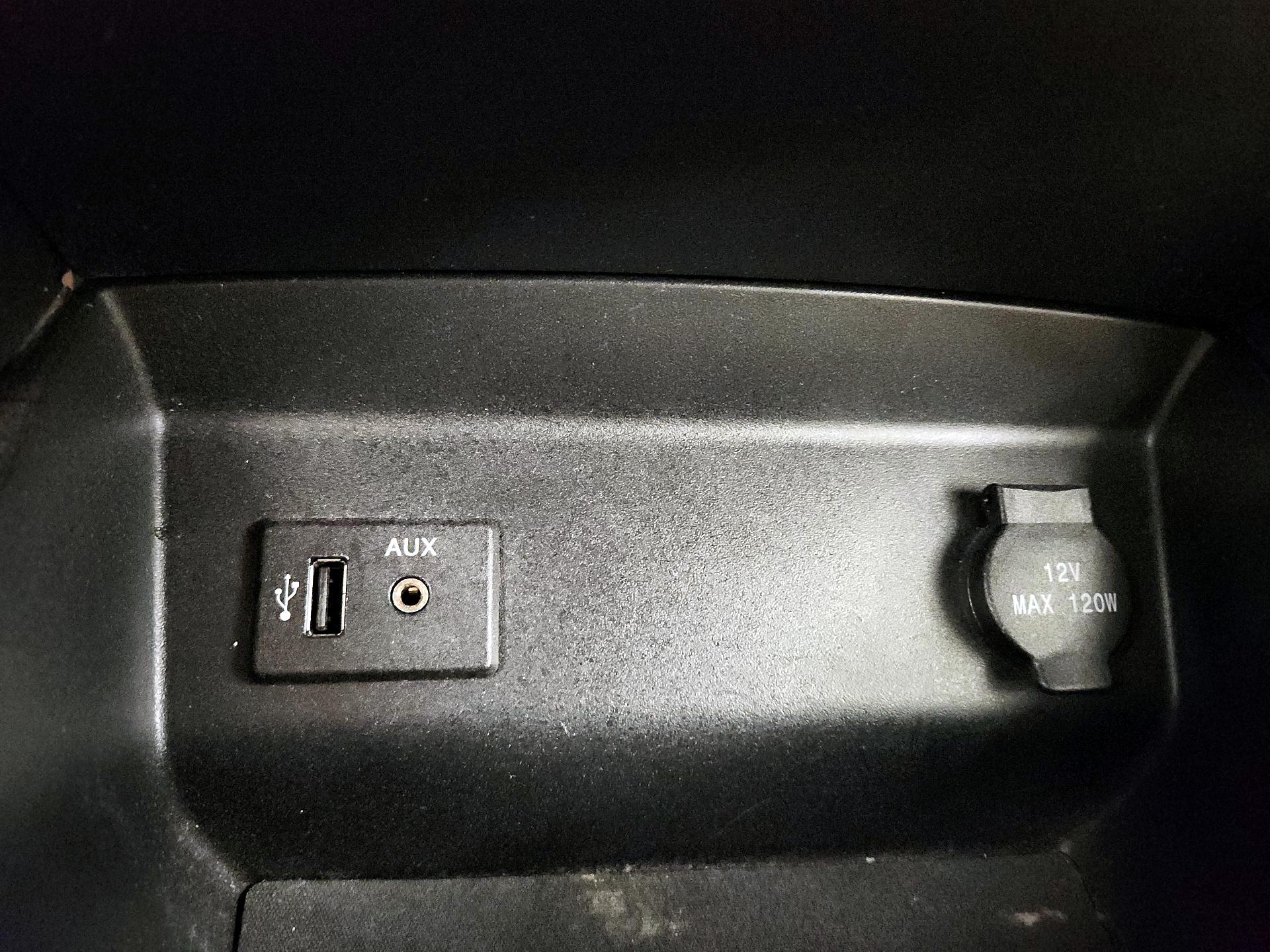 Thumbnail: 2016 Nissan Altima - 18