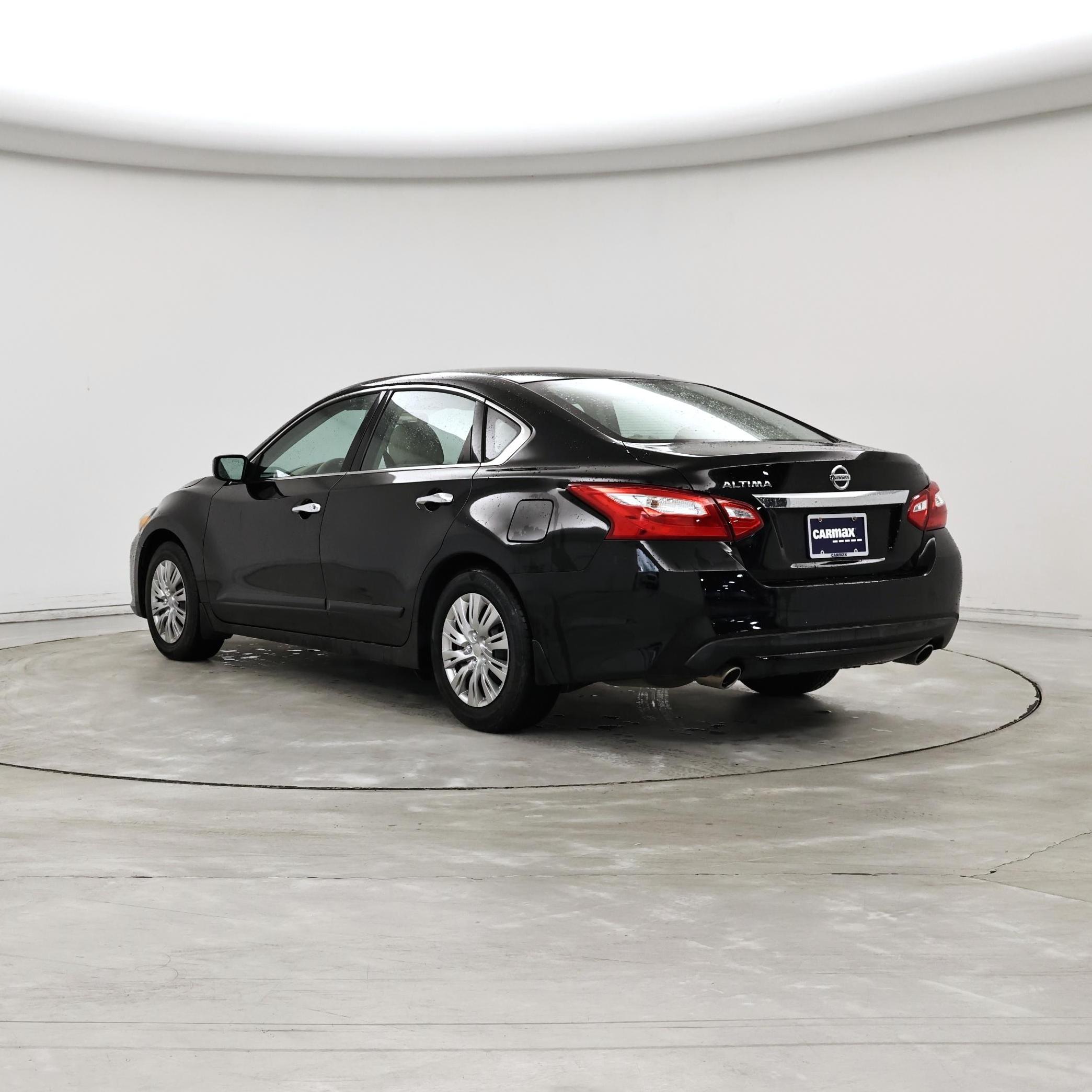 Thumbnail: 2016 Nissan Altima - 2